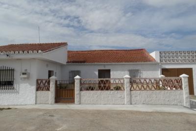 Independent villa for rent located in Romeral