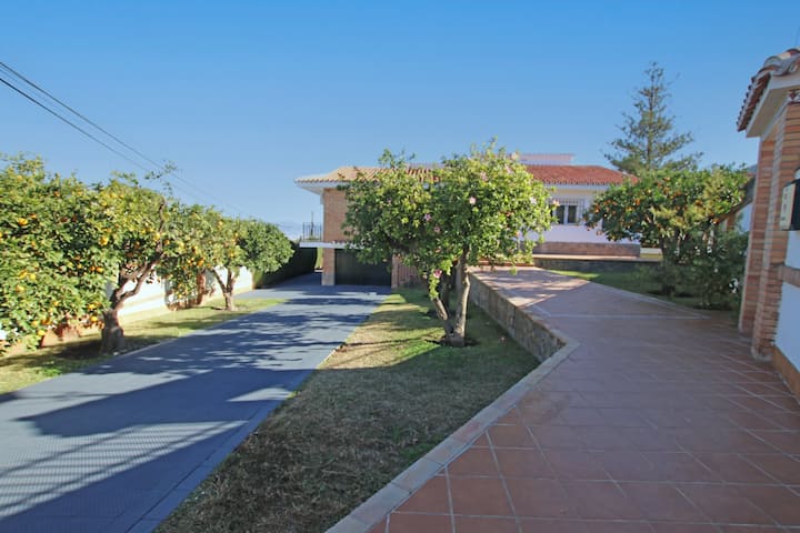 Villa for rent in El Lagar