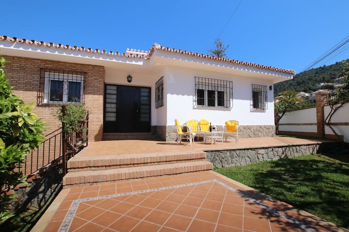 Villa for rent in El Lagar