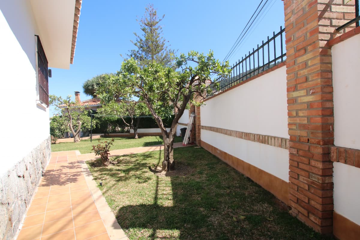 Villa for rent in El Lagar