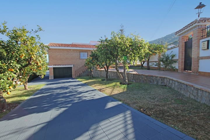 Villa for rent in El Lagar