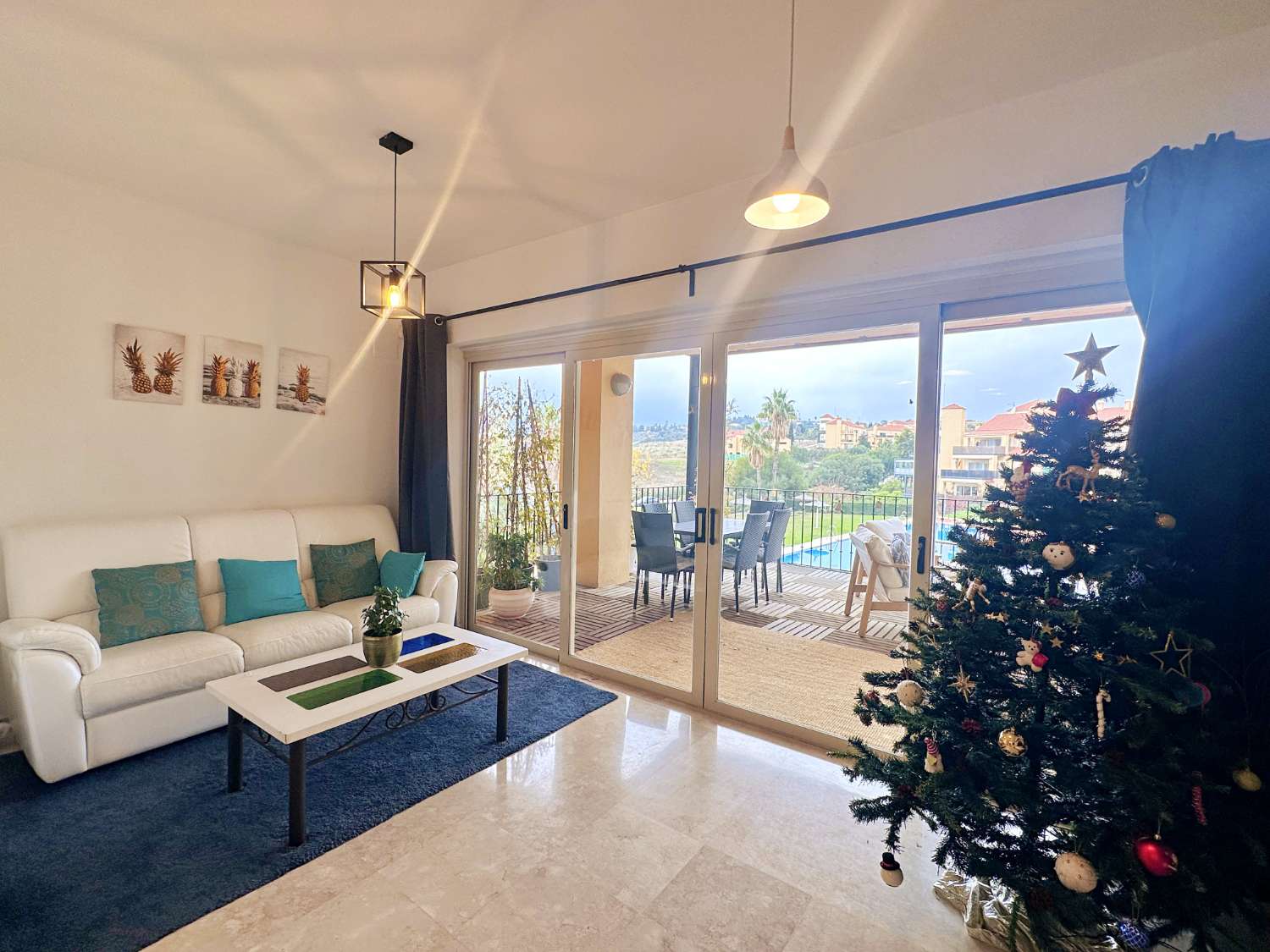 2-Bedroom Apartment with Terrace, Garage and Pool Views in Sol Andalusí