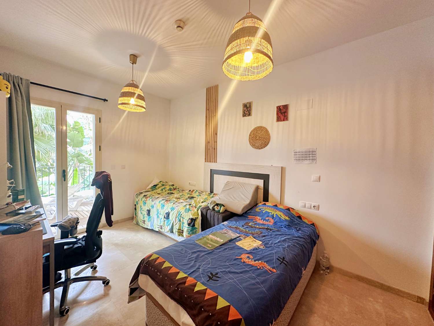 2-Bedroom Apartment with Terrace, Garage and Pool Views in Sol Andalusí