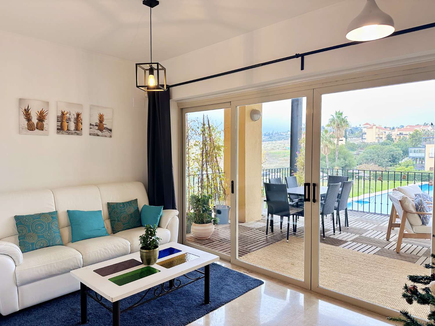 2-Bedroom Apartment with Terrace, Garage and Pool Views in Sol Andalusí