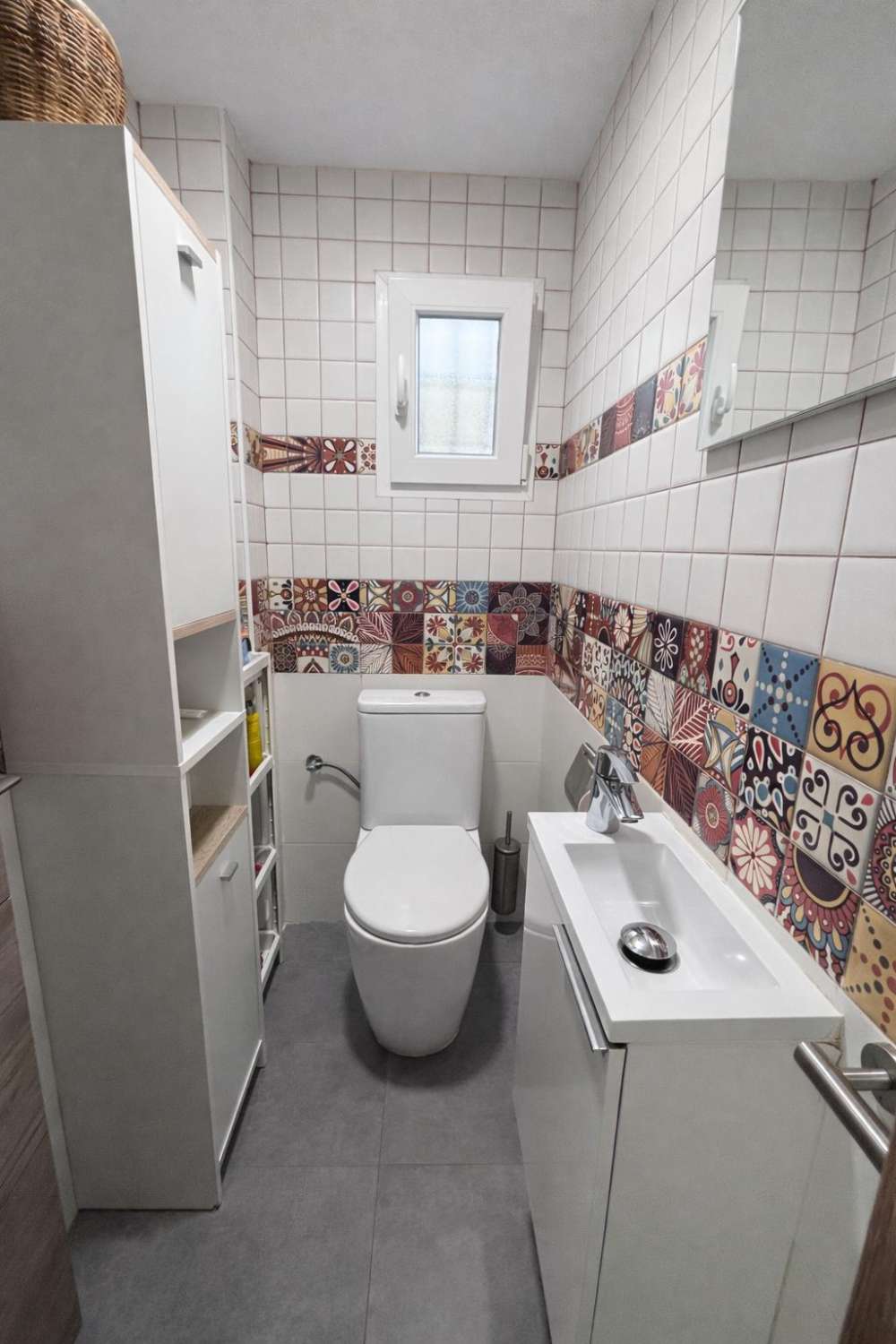 Appartement d’angle rénové avec terrasse, 2 garages, 2 débarras et piscine à El Pinar