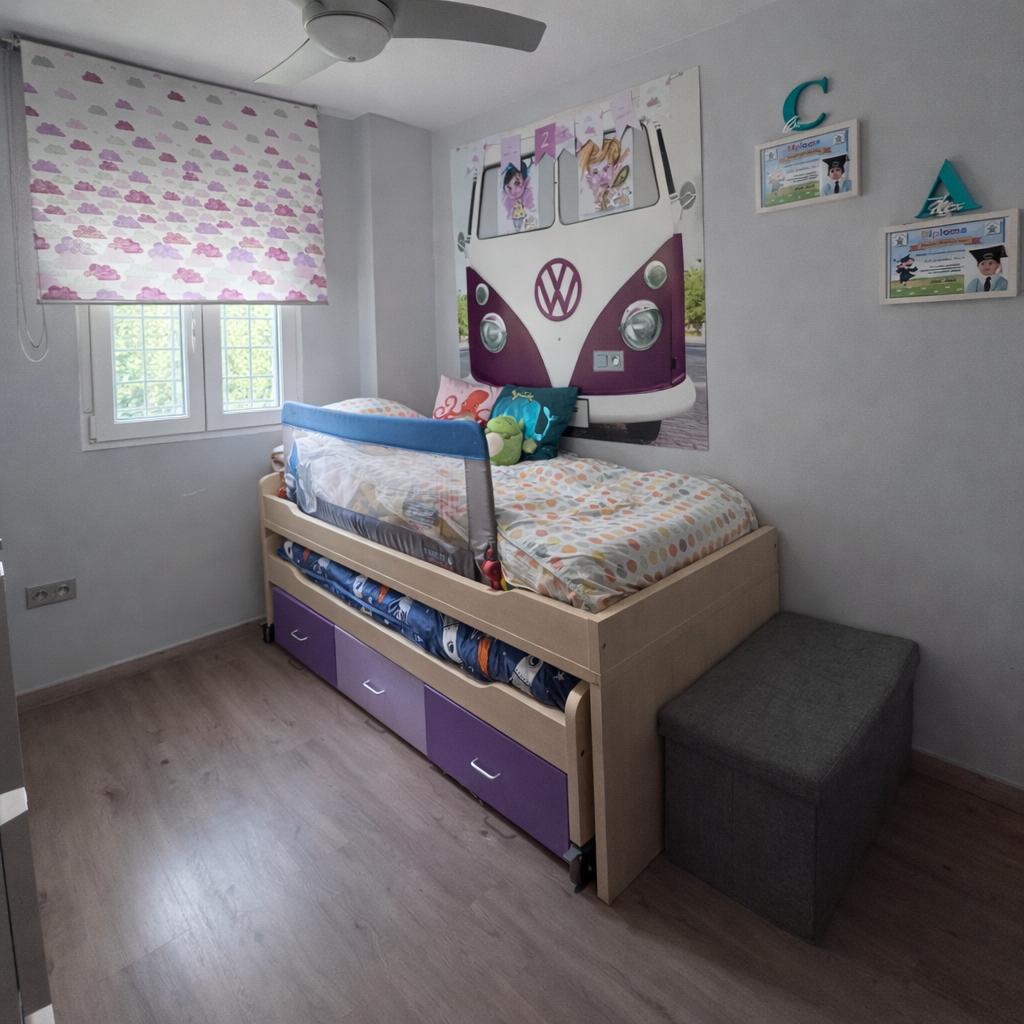 Appartement d’angle rénové avec terrasse, 2 garages, 2 débarras et piscine à El Pinar