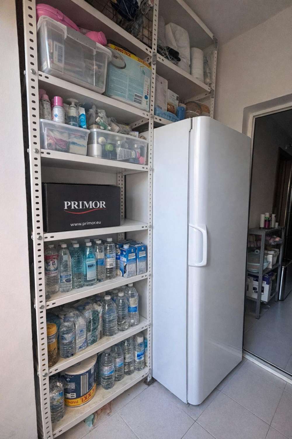 Appartement d’angle rénové avec terrasse, 2 garages, 2 débarras et piscine à El Pinar