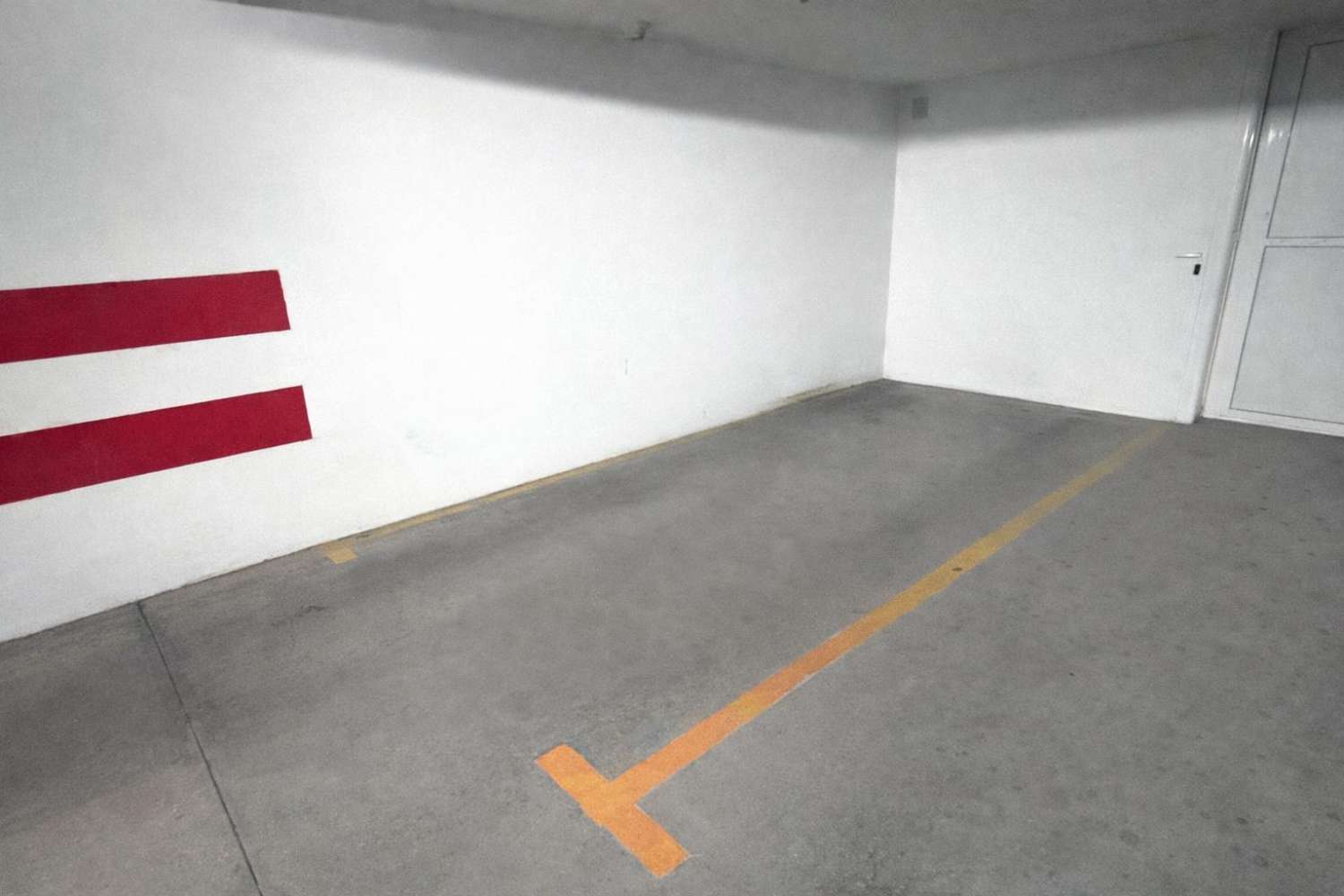 Appartement d’angle rénové avec terrasse, 2 garages, 2 débarras et piscine à El Pinar