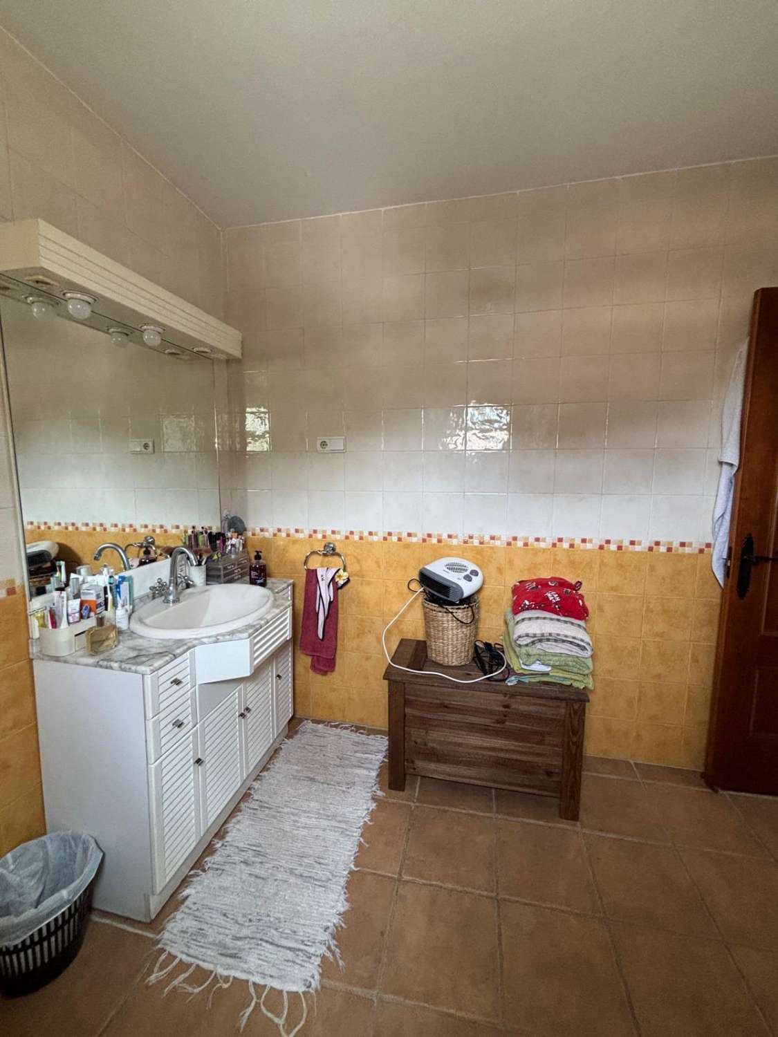 Espectacular Villa en Pinos de Alhaurín con Piscina, Gran Parcela y Sótano de Gran Potencial