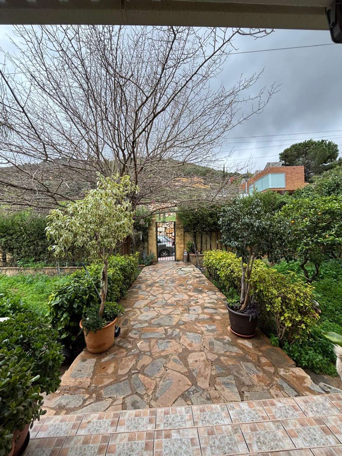 Espectacular Villa en Pinos de Alhaurín con Piscina, Gran Parcela y Sótano de Gran Potencial