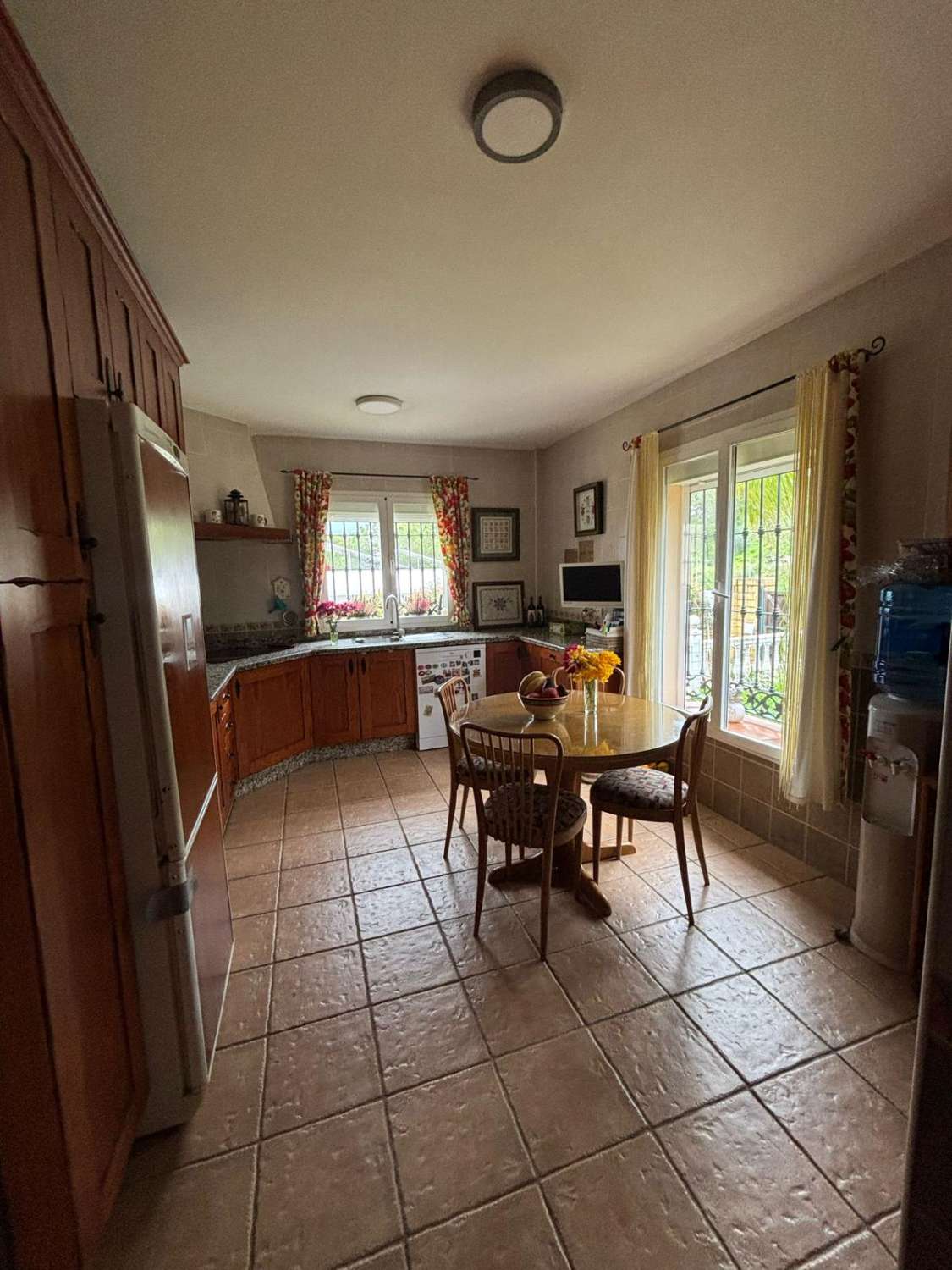 Espectacular Villa en Pinos de Alhaurín con Piscina, Gran Parcela y Sótano de Gran Potencial