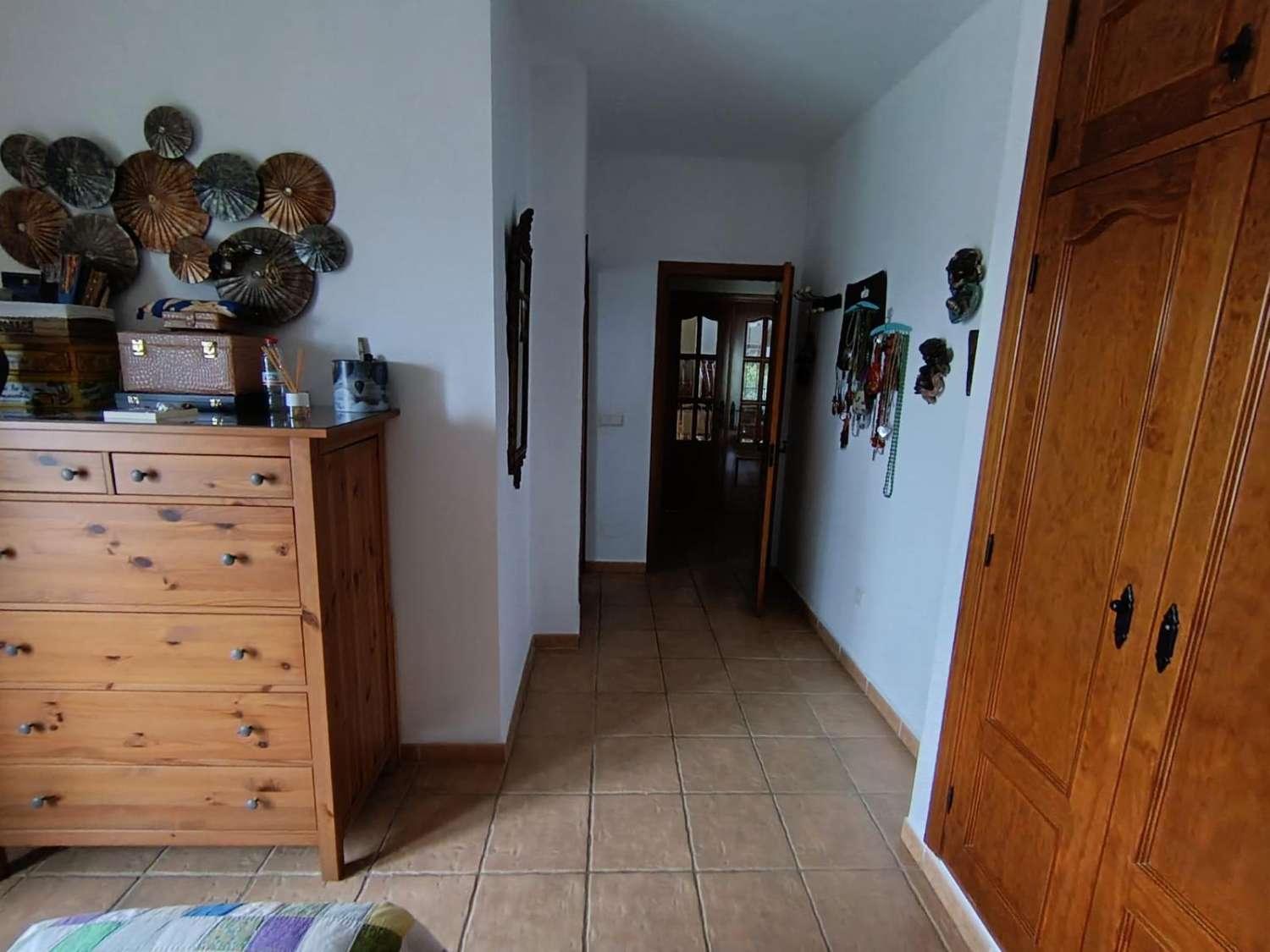 Espectacular Villa en Pinos de Alhaurín con Piscina, Gran Parcela y Sótano de Gran Potencial