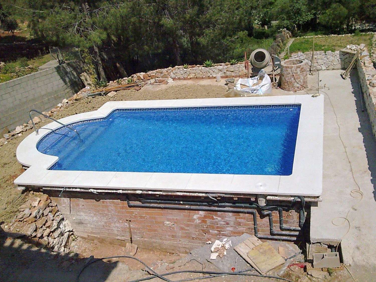 Espectacular Villa en Pinos de Alhaurín con Piscina, Gran Parcela y Sótano de Gran Potencial