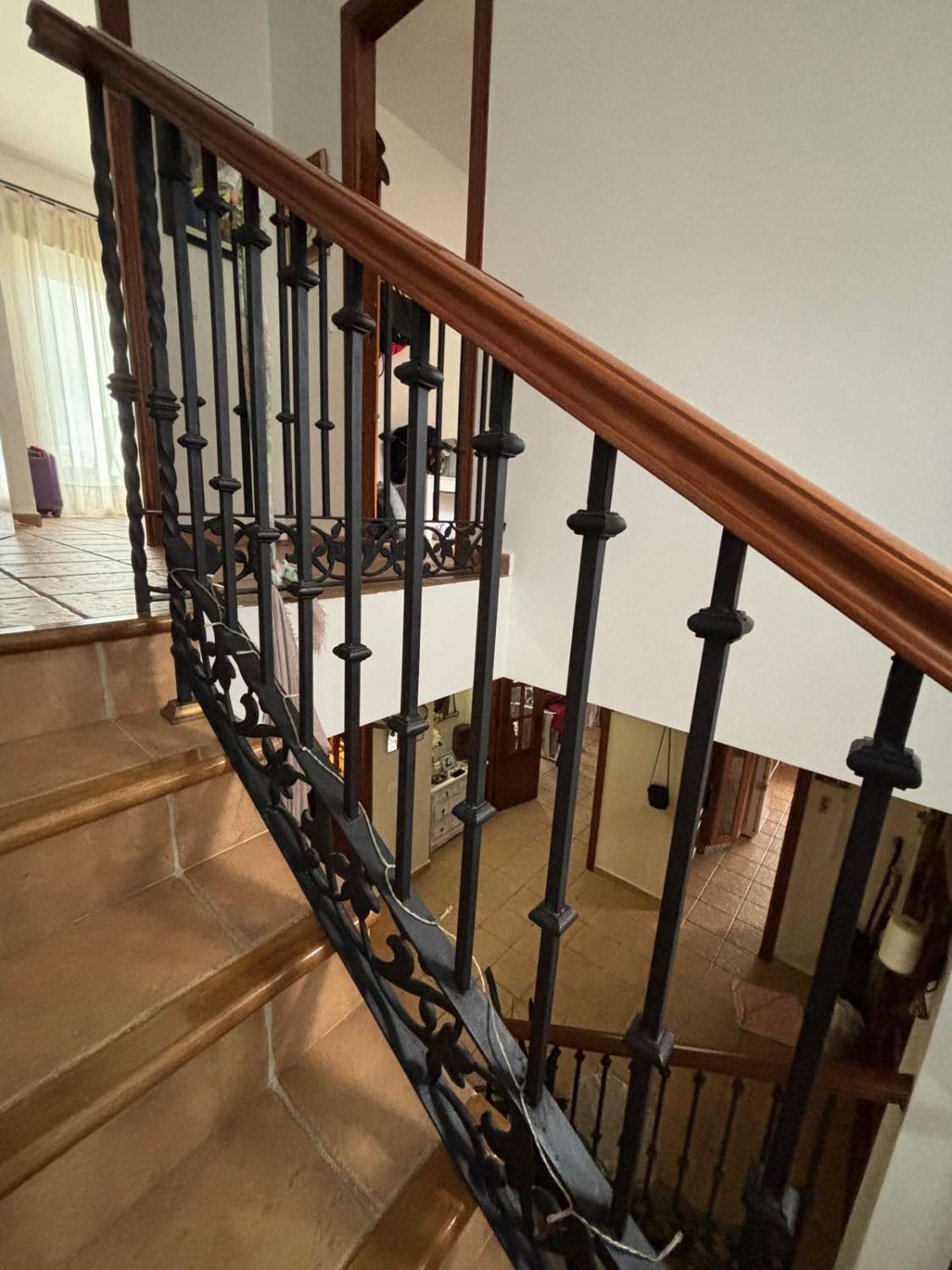 Espectacular Villa en Pinos de Alhaurín con Piscina, Gran Parcela y Sótano de Gran Potencial