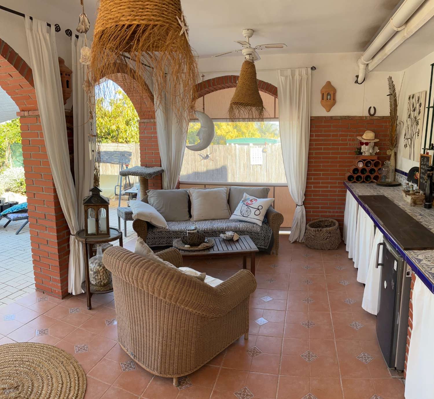 Finca con Casa de Invitados, Piscina y Energía Solar - Privacidad, naturaleza y confort a un paso del centro