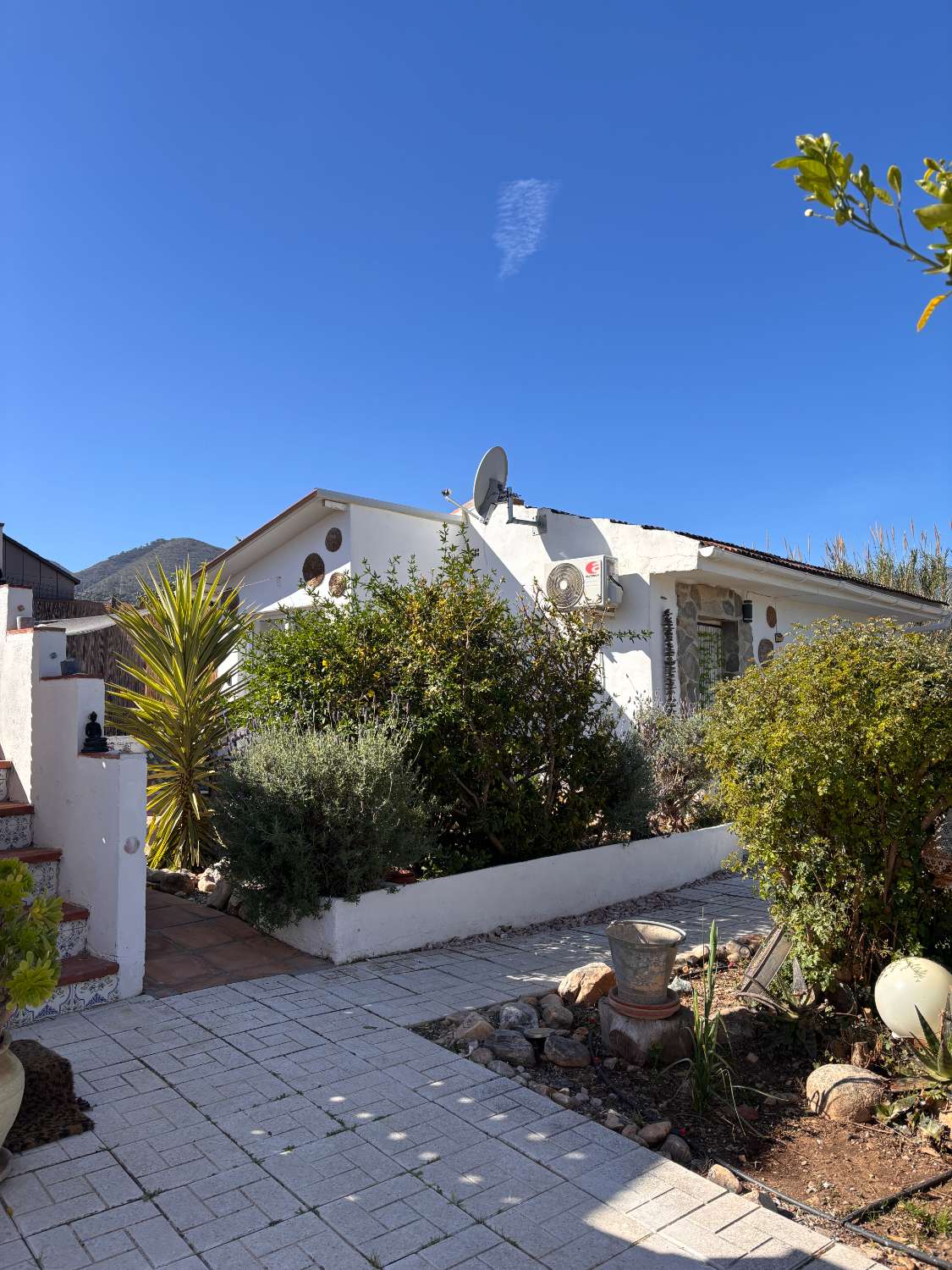 Finca con Casa de Invitados, Piscina y Energía Solar - Privacidad, naturaleza y confort a un paso del centro