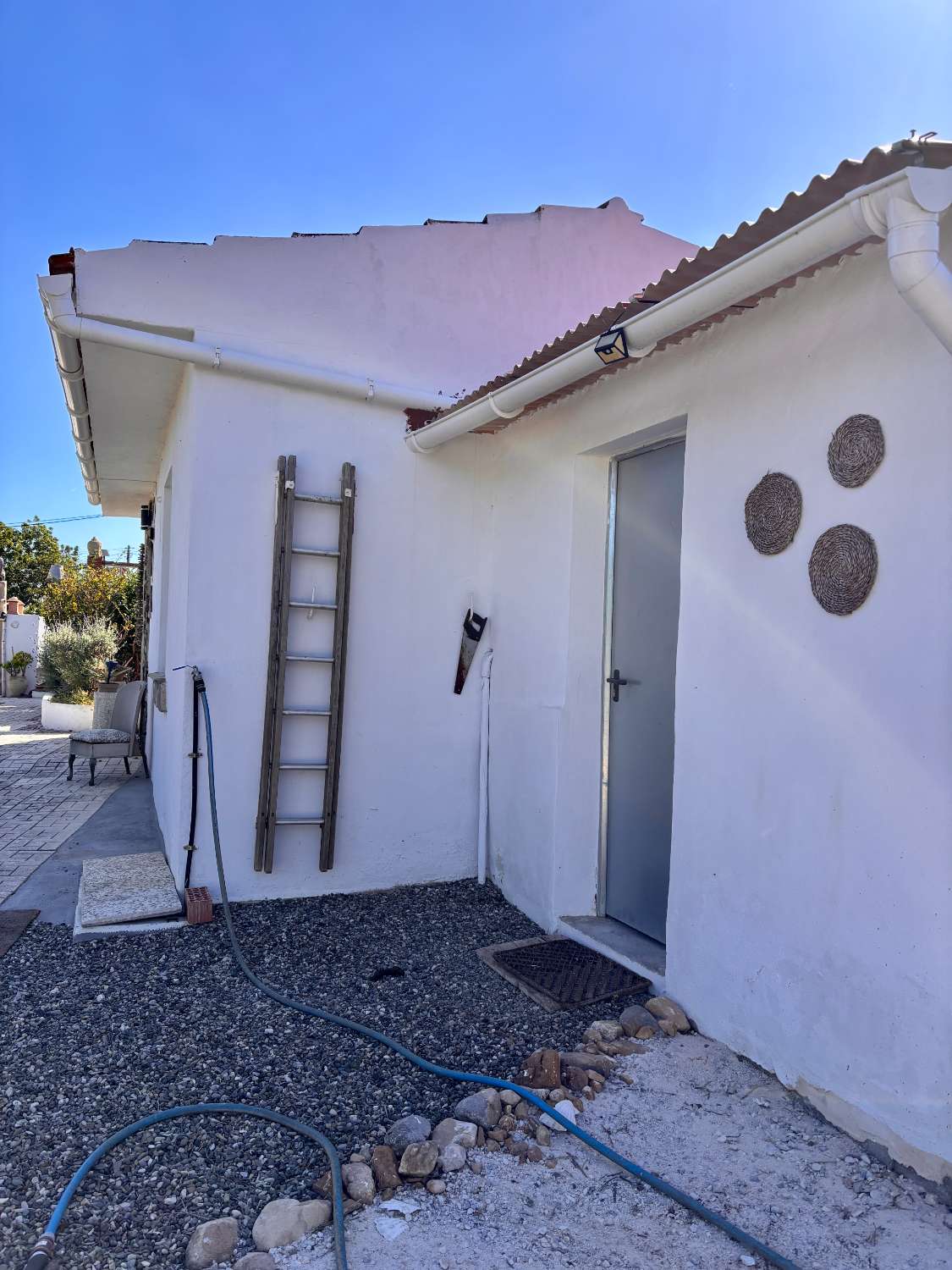 Finca con Casa de Invitados, Piscina y Energía Solar - Privacidad, naturaleza y confort a un paso del centro