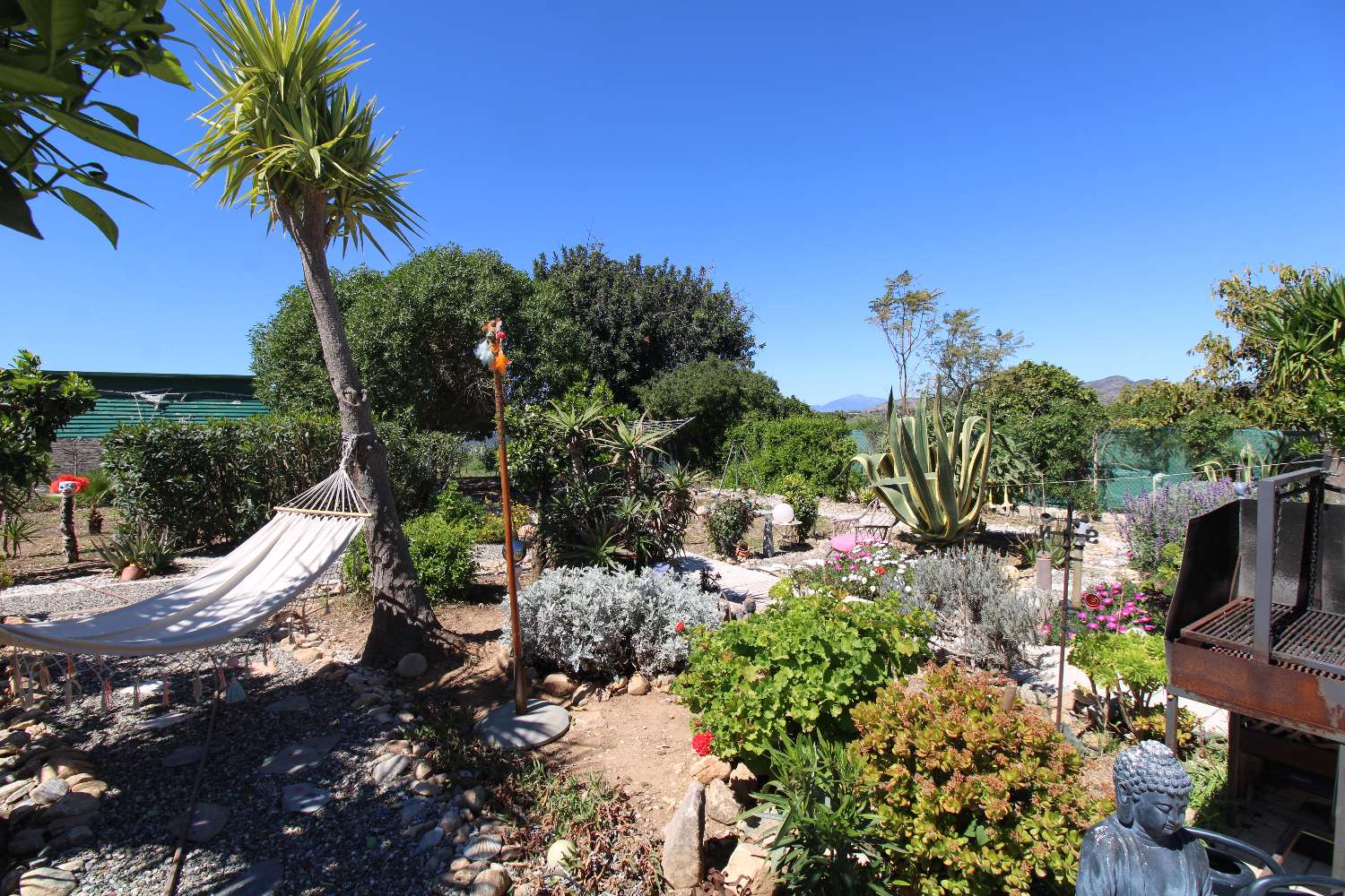Finca con Casa de Invitados, Piscina y Energía Solar - Privacidad, naturaleza y confort a un paso del centro
