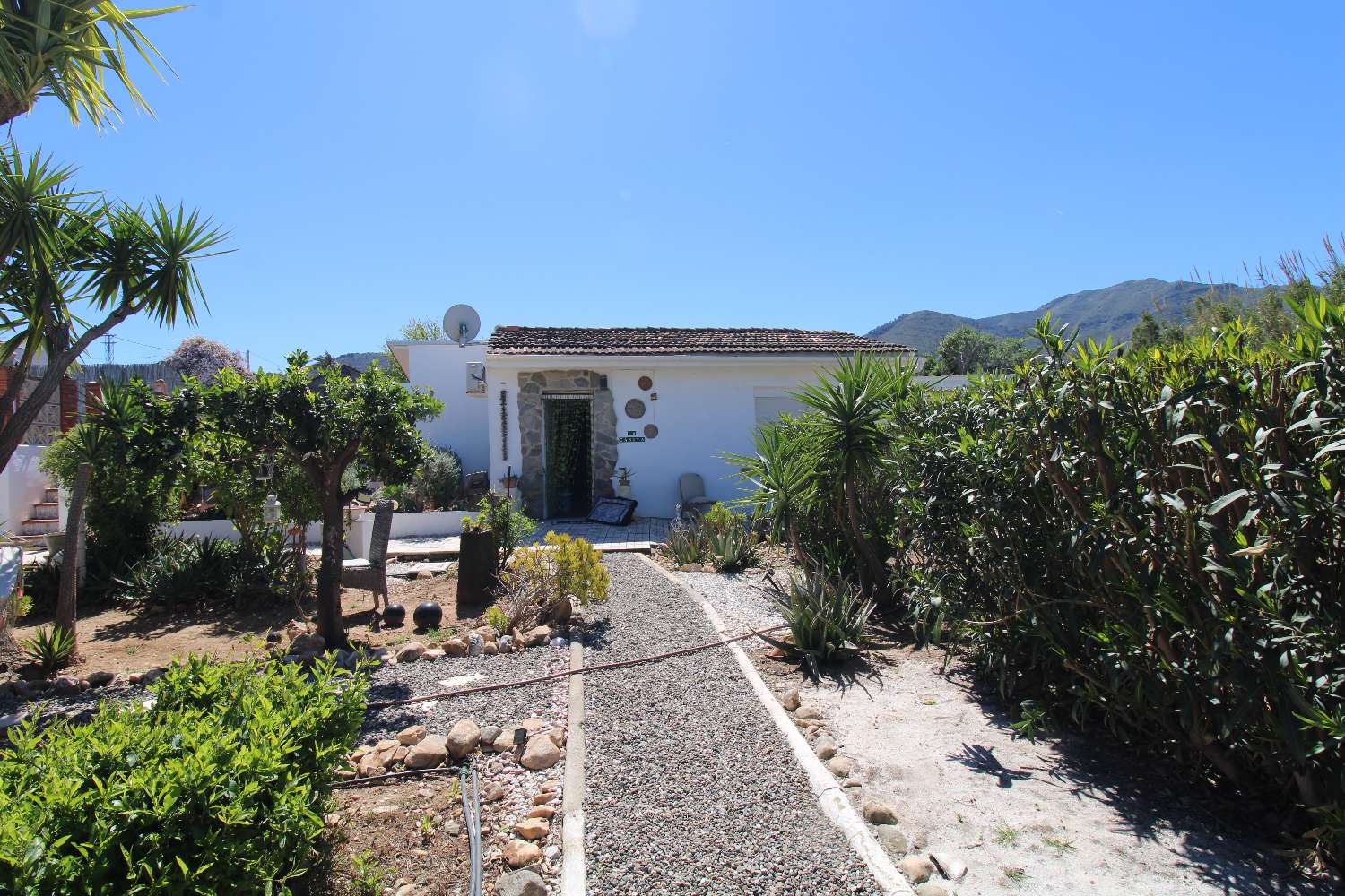 Finca con Casa de Invitados, Piscina y Energía Solar - Privacidad, naturaleza y confort a un paso del centro