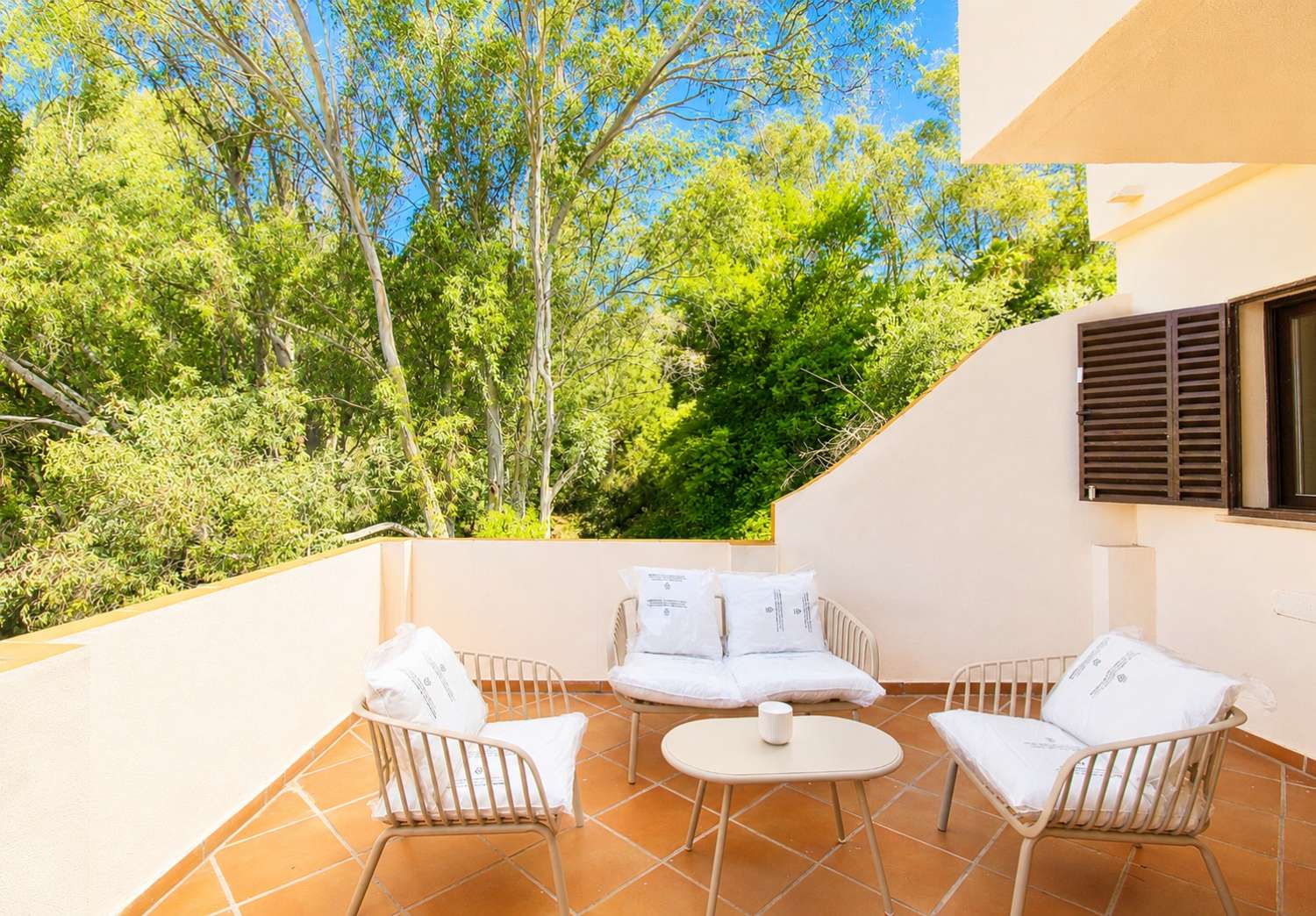 Villa reformada con piscina en ladera en el Cerrado de Calderón