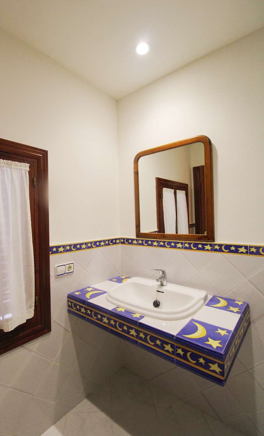 Villa reformada con piscina en ladera en el Cerrado de Calderón
