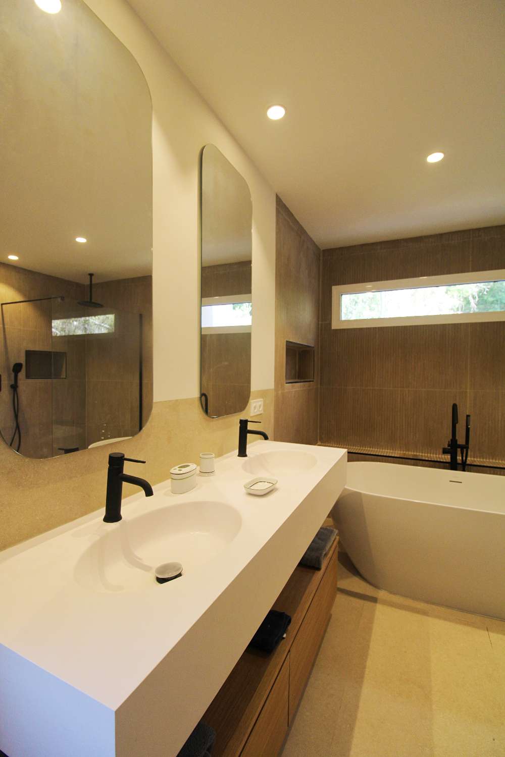 Villa reformada con piscina en ladera en el Cerrado de Calderón