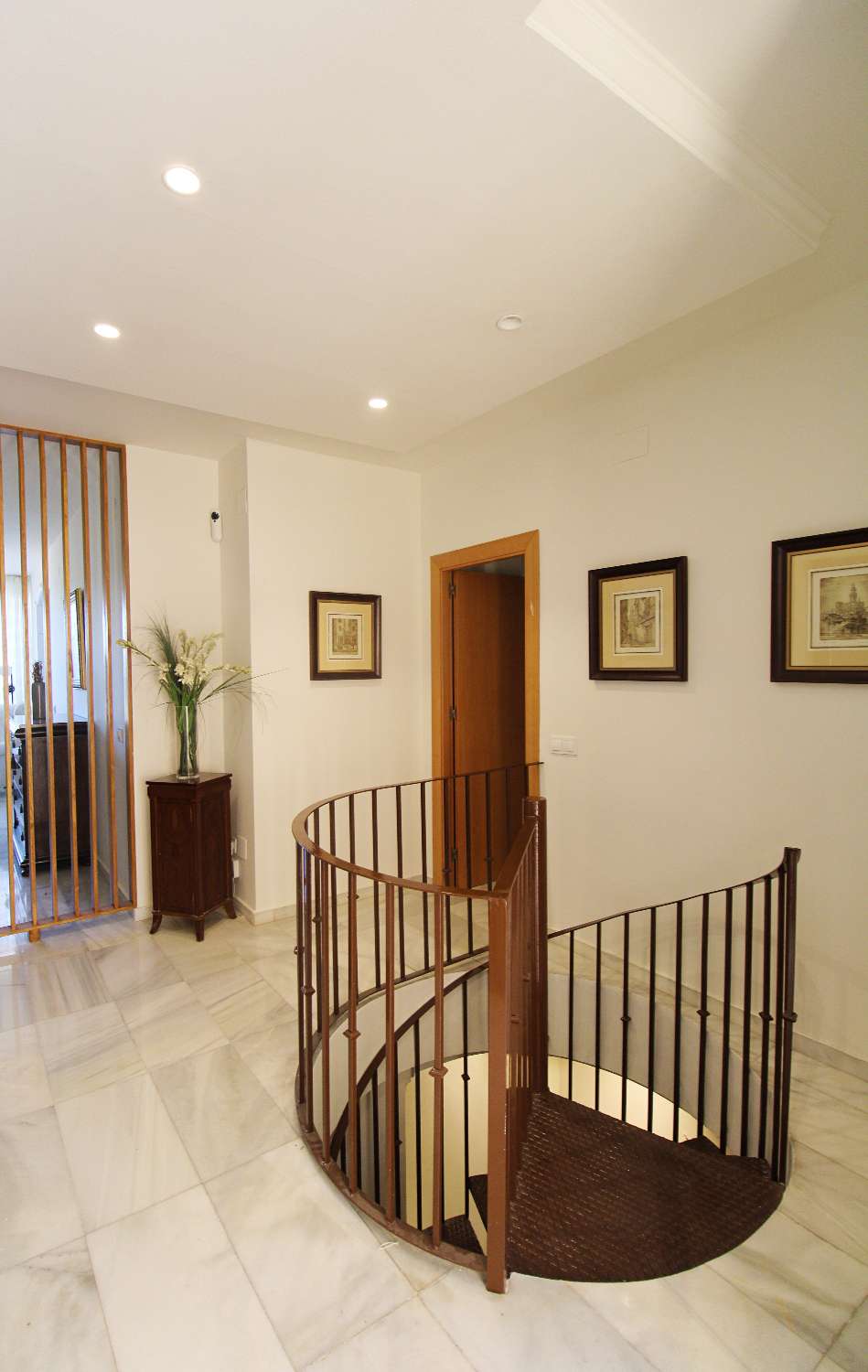 Villa reformada con piscina en ladera en el Cerrado de Calderón