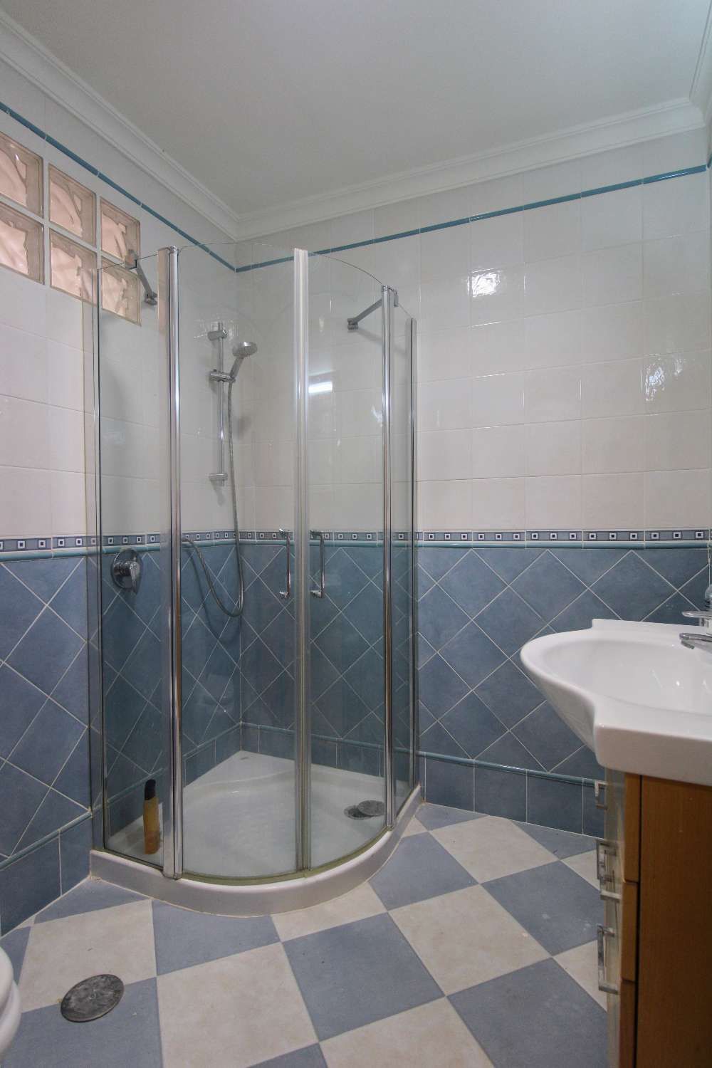 Villa reformada con piscina en ladera en el Cerrado de Calderón