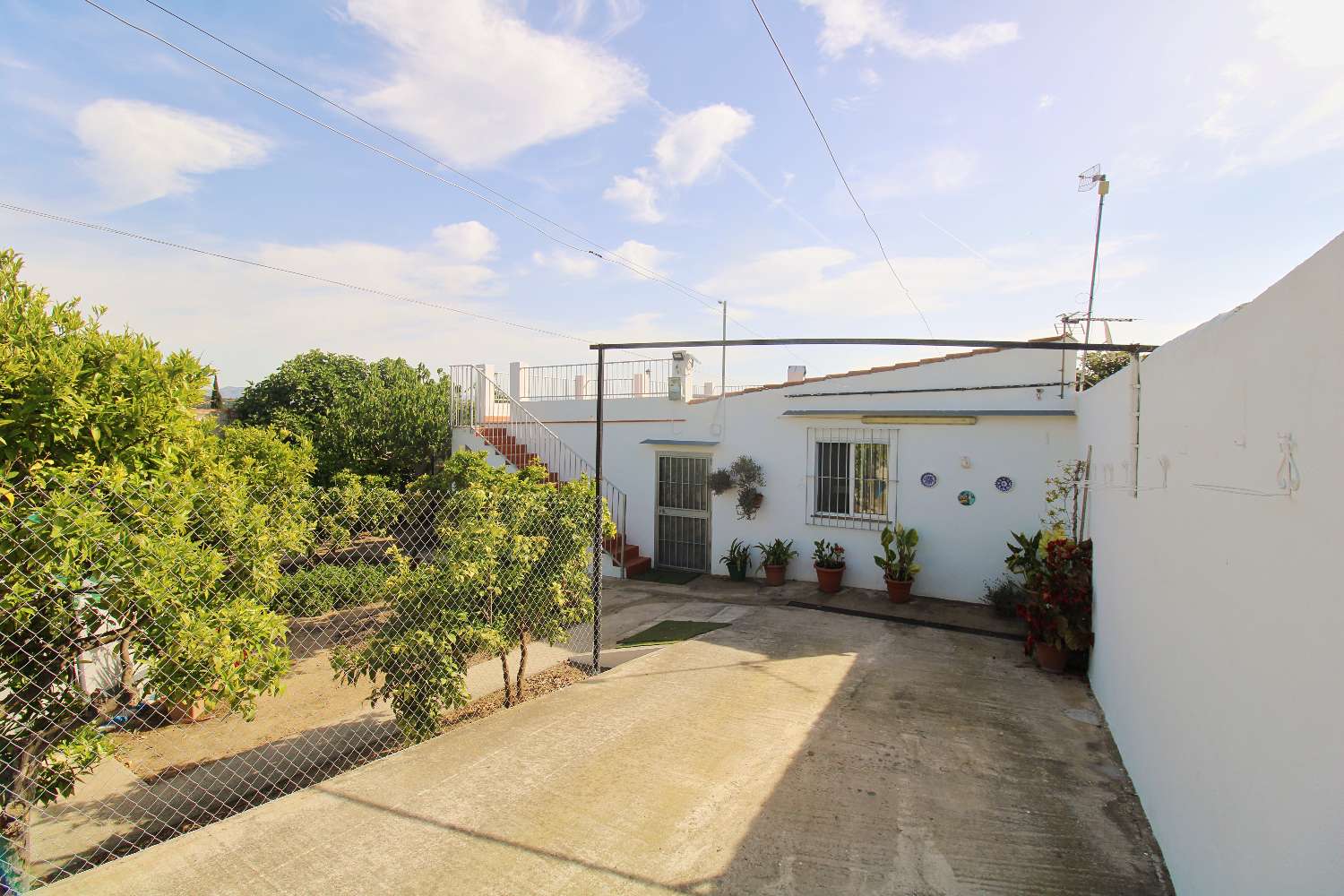 Encantadora casa de campo en alquiler en Alhaurín de la Torre con patio, terraza y barbacoa