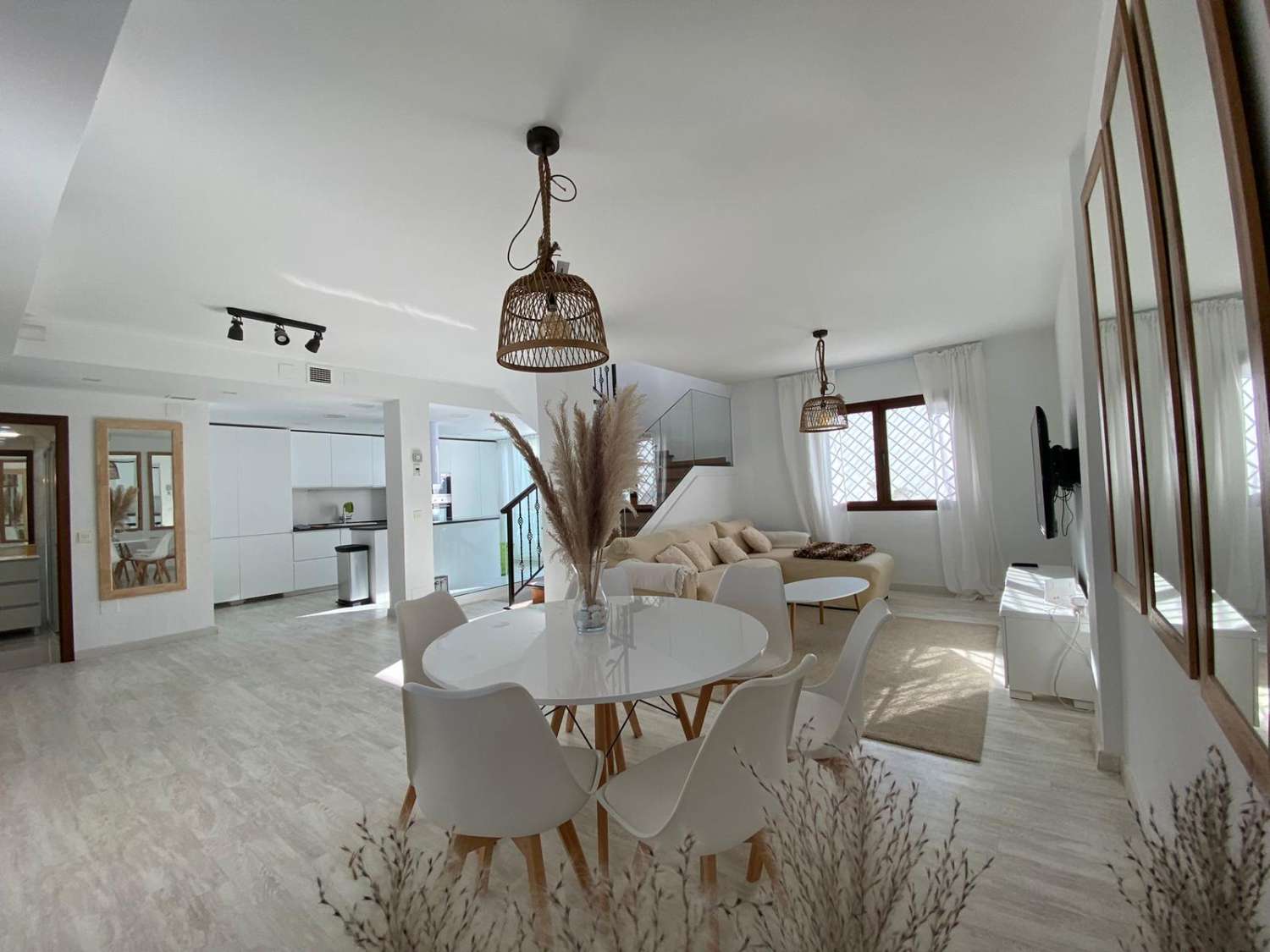 Traumhaft Renoviertes Haus mit Pool, Jacuzzi und Hochwertiger Ausstattung in Torrealquería