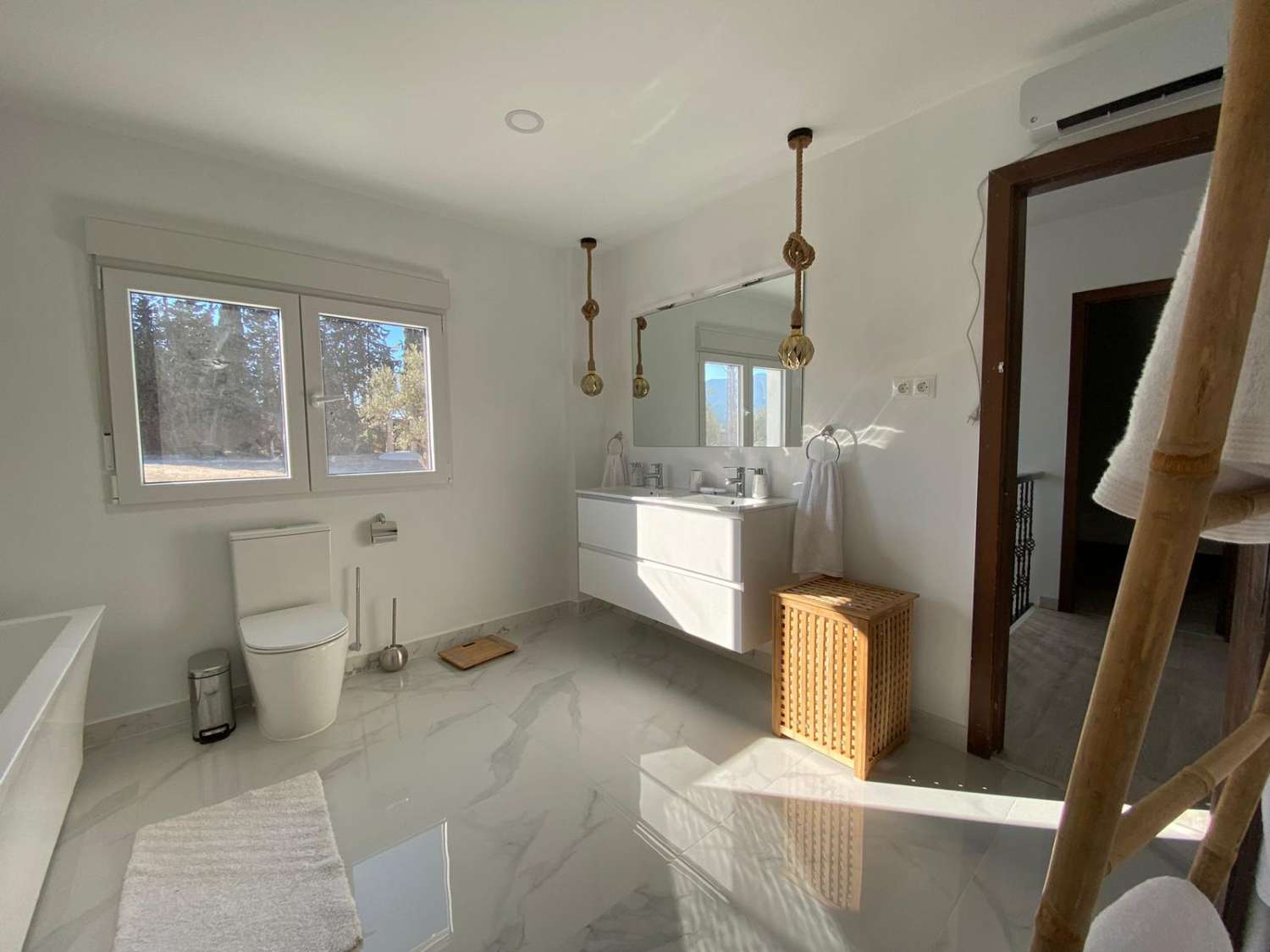 Traumhaft Renoviertes Haus mit Pool, Jacuzzi und Hochwertiger Ausstattung in Torrealquería