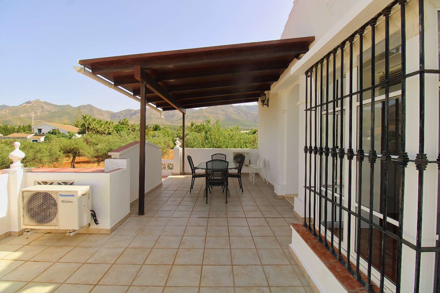 Encantadora Casa de Campo en Alquiler con Piscina y Amplia Parcela en Alhaurín el Grande