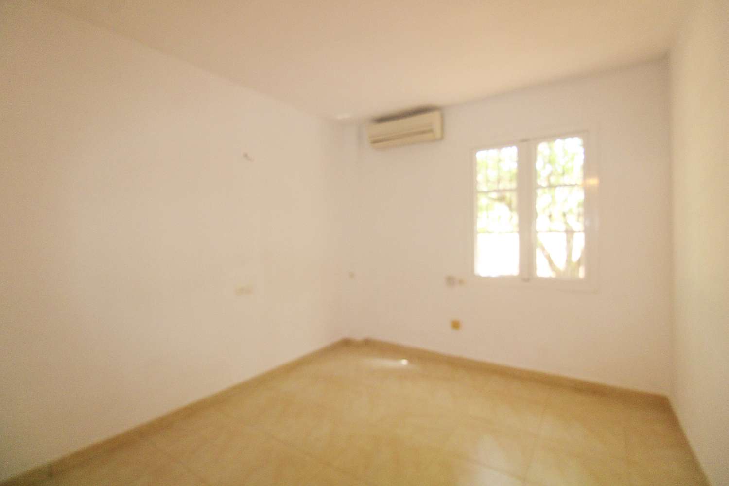 Encantadora Casa de Campo en Alquiler con Piscina y Amplia Parcela en Alhaurín el Grande