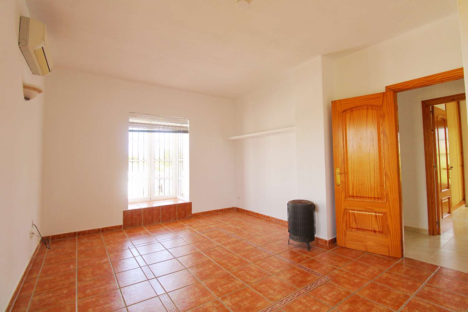 Encantadora Casa de Campo en Alquiler con Piscina y Amplia Parcela en Alhaurín el Grande