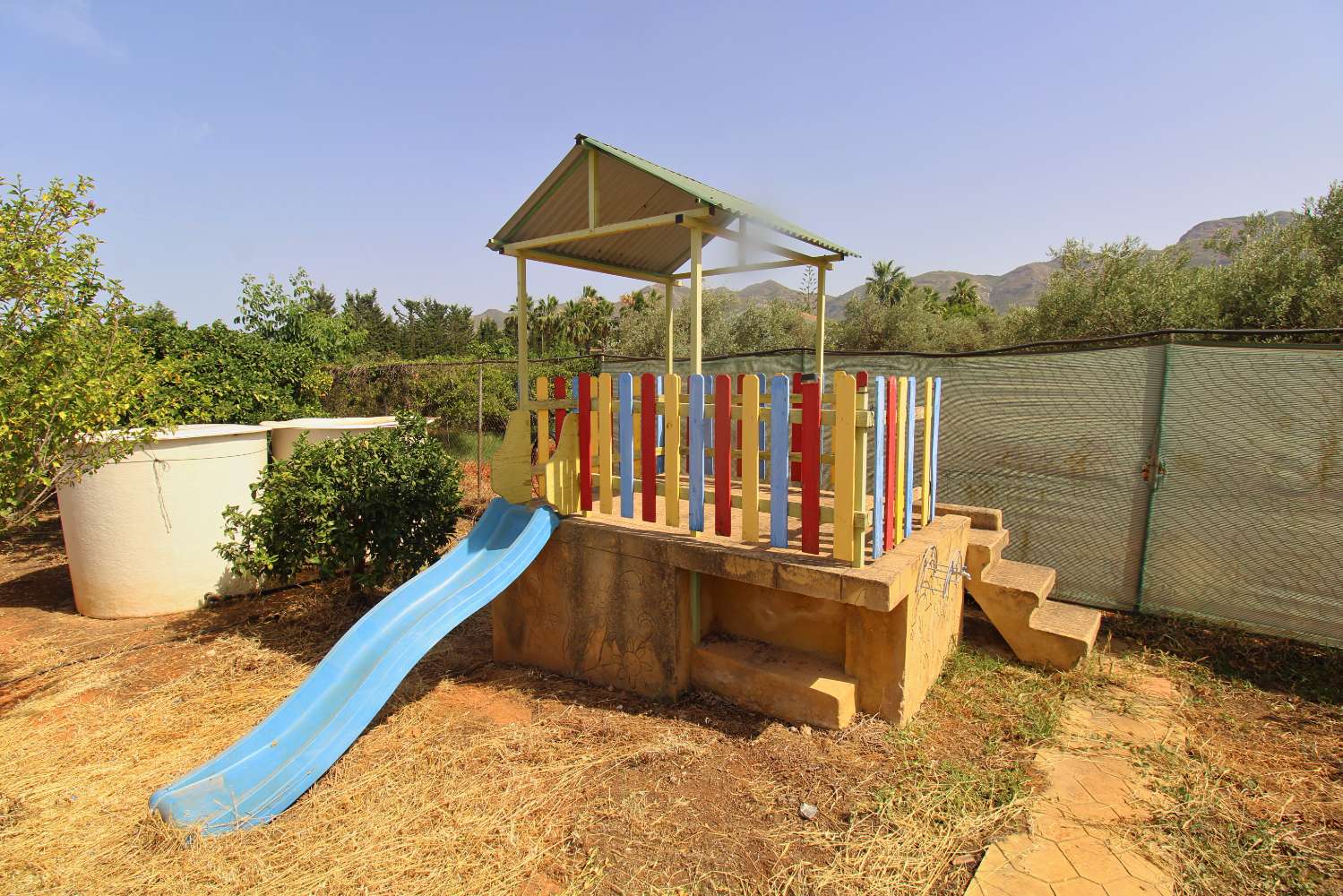 Encantadora Casa de Campo en Alquiler con Piscina y Amplia Parcela en Alhaurín el Grande