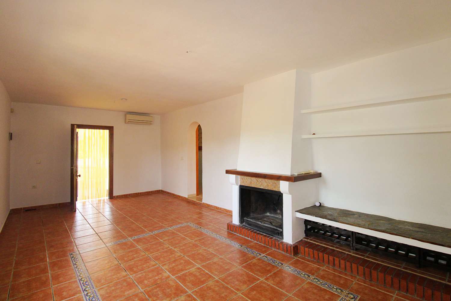 Encantadora Casa de Campo en Alquiler con Piscina y Amplia Parcela en Alhaurín el Grande