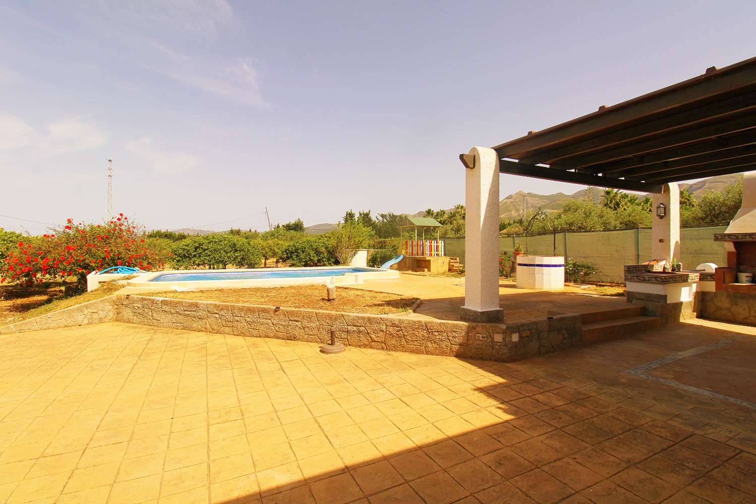 Encantadora Casa de Campo en Alquiler con Piscina y Amplia Parcela en Alhaurín el Grande
