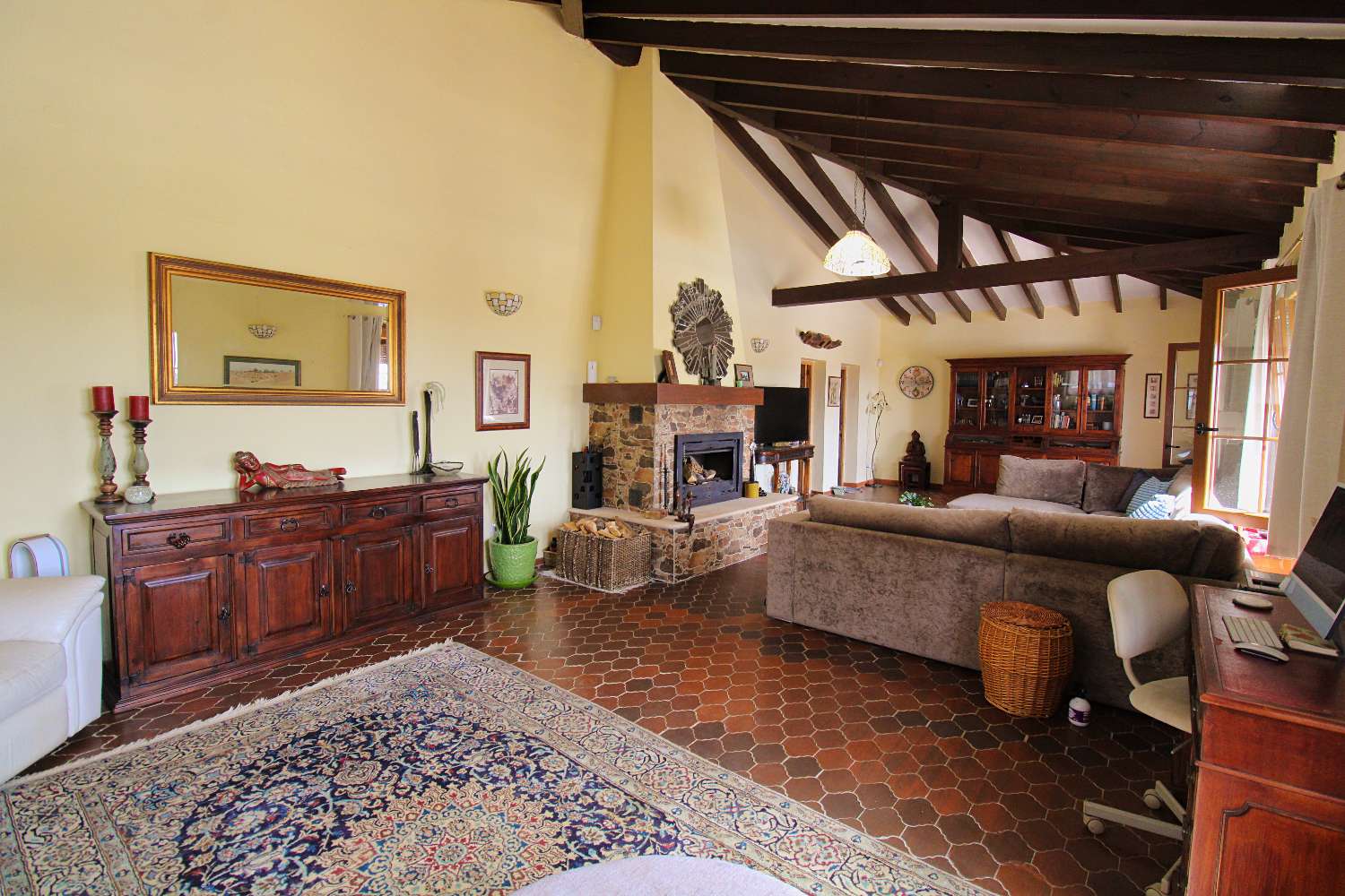 Exklusive Villa mit Über 6.300 m² Grundstück, Meerblick und Absoluter Privatsphäre in Mijas Golf