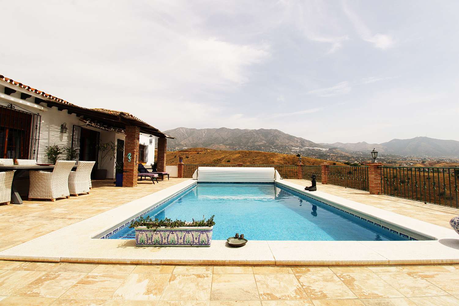 Exklusive Villa mit Über 6.300 m² Grundstück, Meerblick und Absoluter Privatsphäre in Mijas Golf