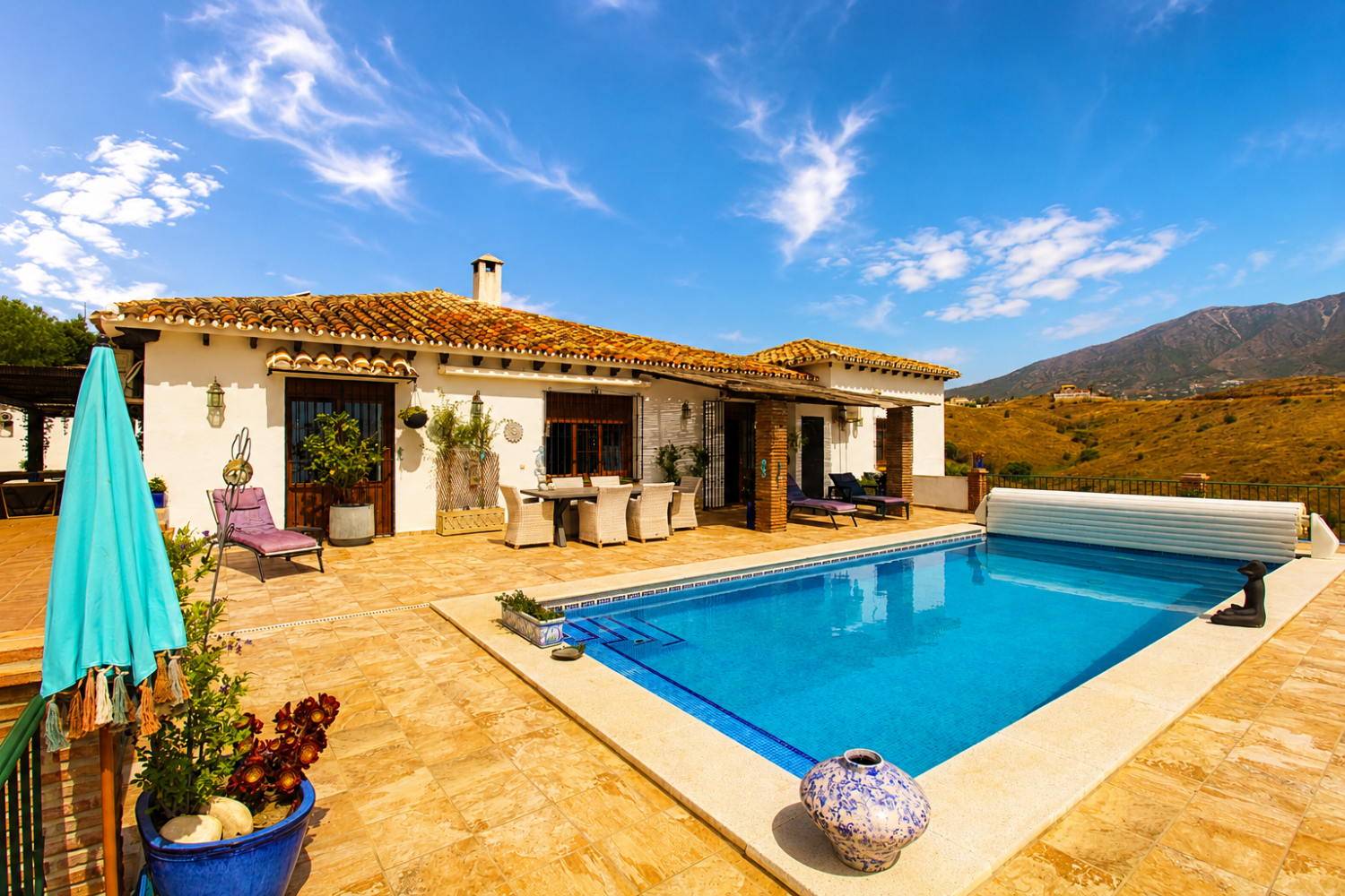 Exklusive Villa mit Über 6.300 m² Grundstück, Meerblick und Absoluter Privatsphäre in Mijas Golf
