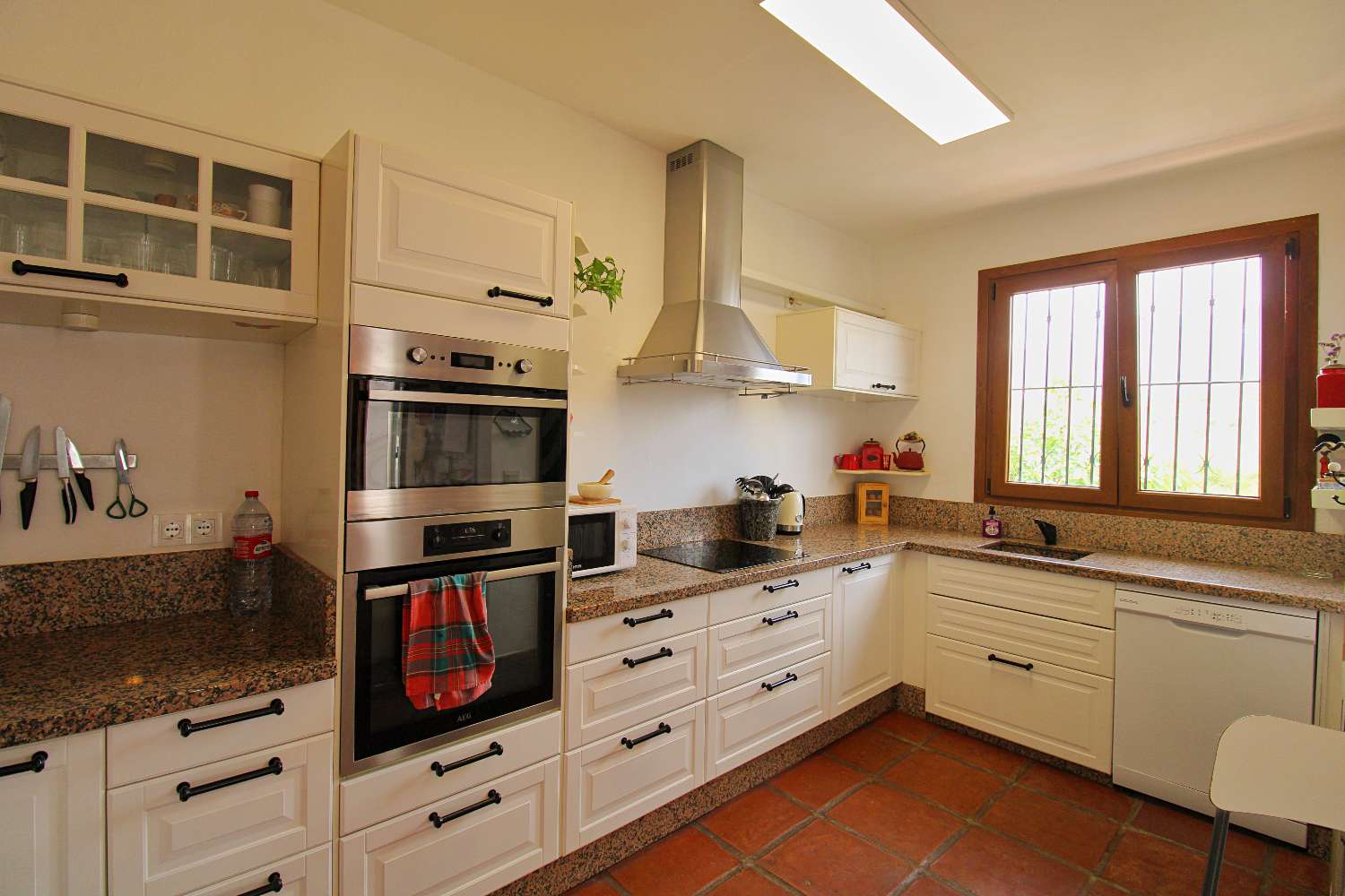Exklusive Villa mit Über 6.300 m² Grundstück, Meerblick und Absoluter Privatsphäre in Mijas Golf