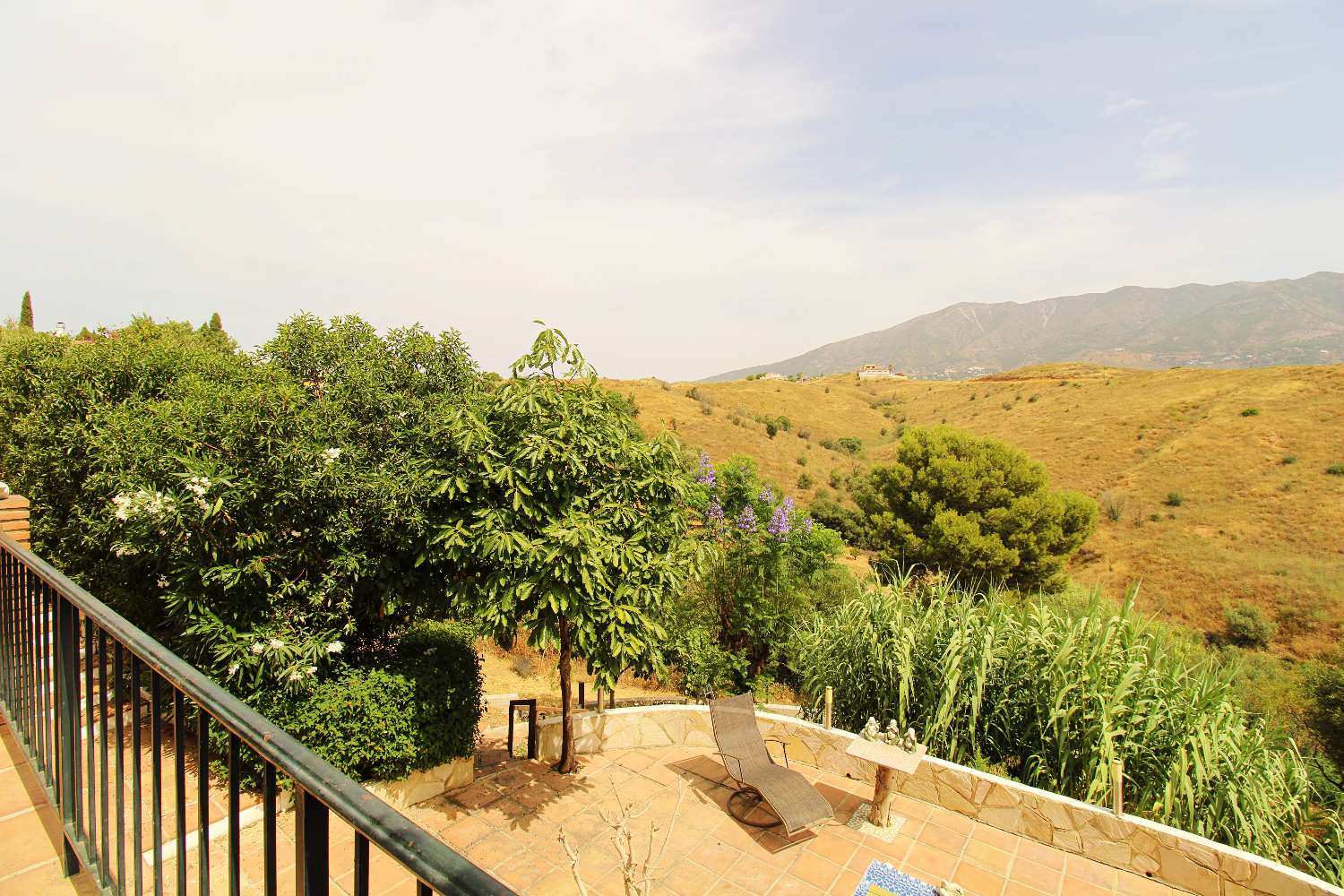 Exklusive Villa mit Über 6.300 m² Grundstück, Meerblick und Absoluter Privatsphäre in Mijas Golf