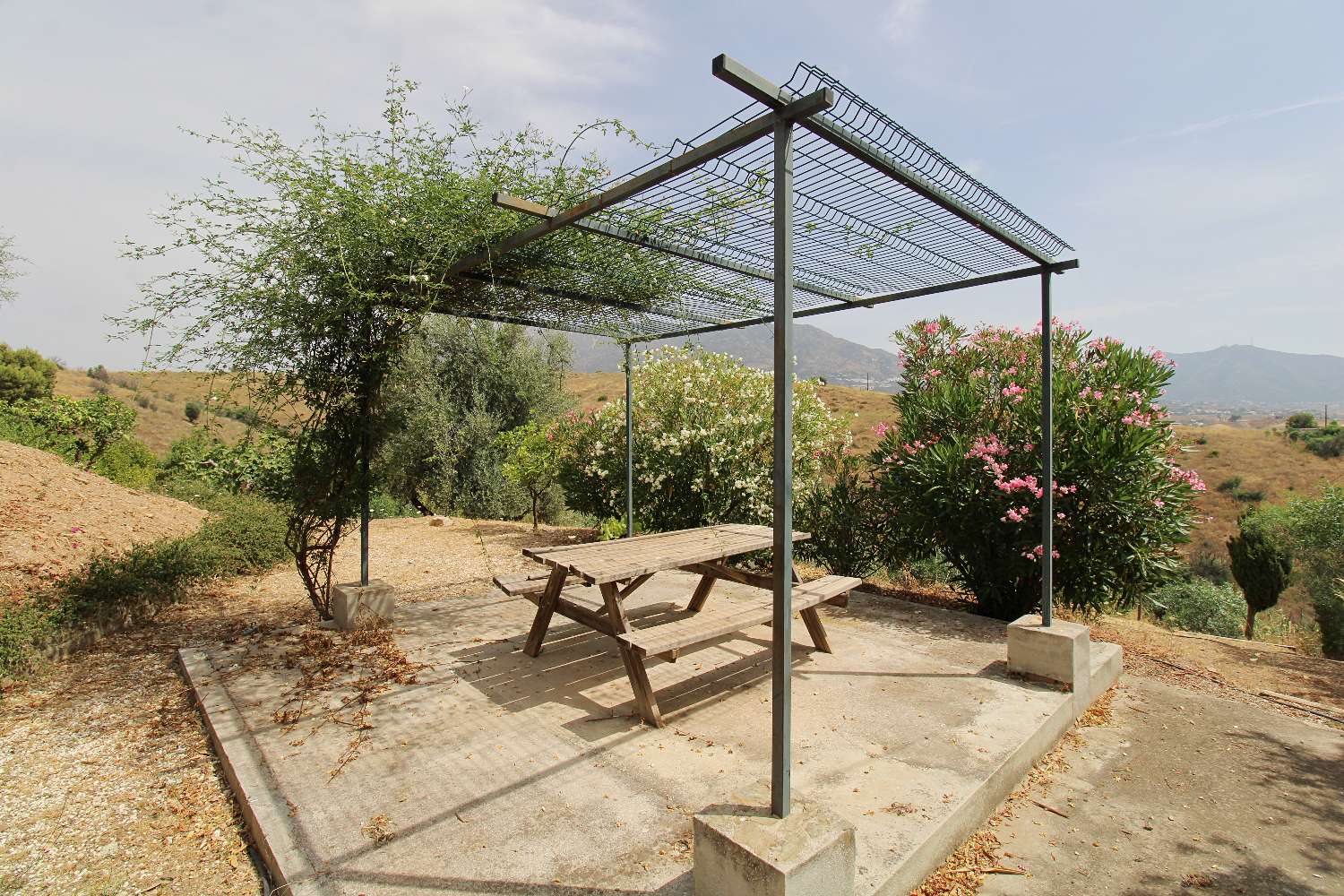 Exklusive Villa mit Über 6.300 m² Grundstück, Meerblick und Absoluter Privatsphäre in Mijas Golf