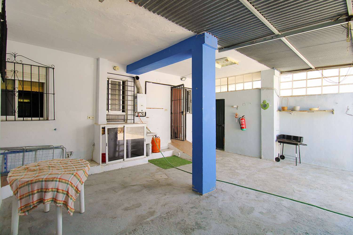 Amplio Apartamento en Planta Baja con Gran Patio en la Barriada El Peñón, Alhaurín de la Torre