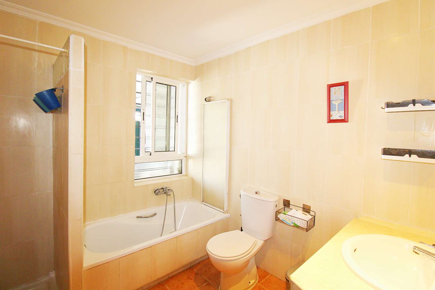 Amplio Apartamento en Planta Baja con Gran Patio en la Barriada El Peñón, Alhaurín de la Torre