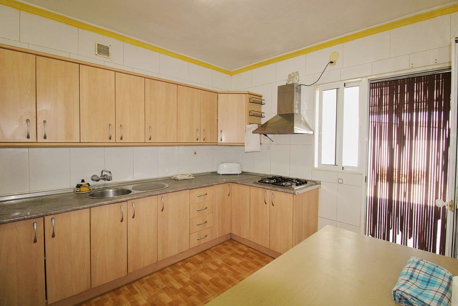 Amplio Apartamento en Planta Baja con Gran Patio en la Barriada El Peñón, Alhaurín de la Torre