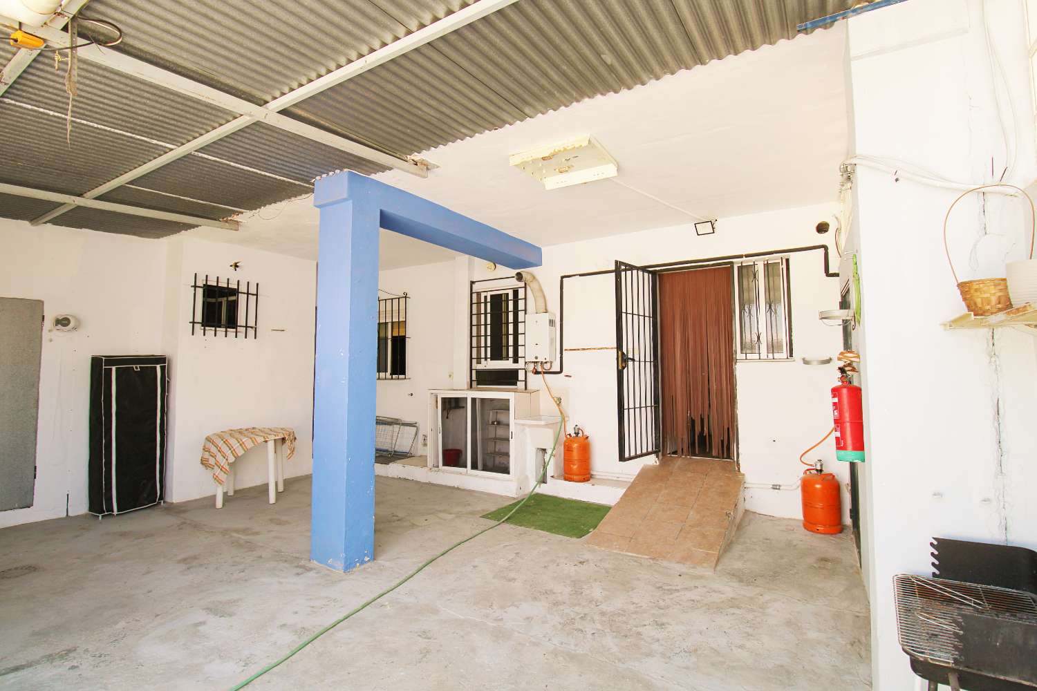 Amplio Apartamento en Planta Baja con Gran Patio en la Barriada El Peñón, Alhaurín de la Torre