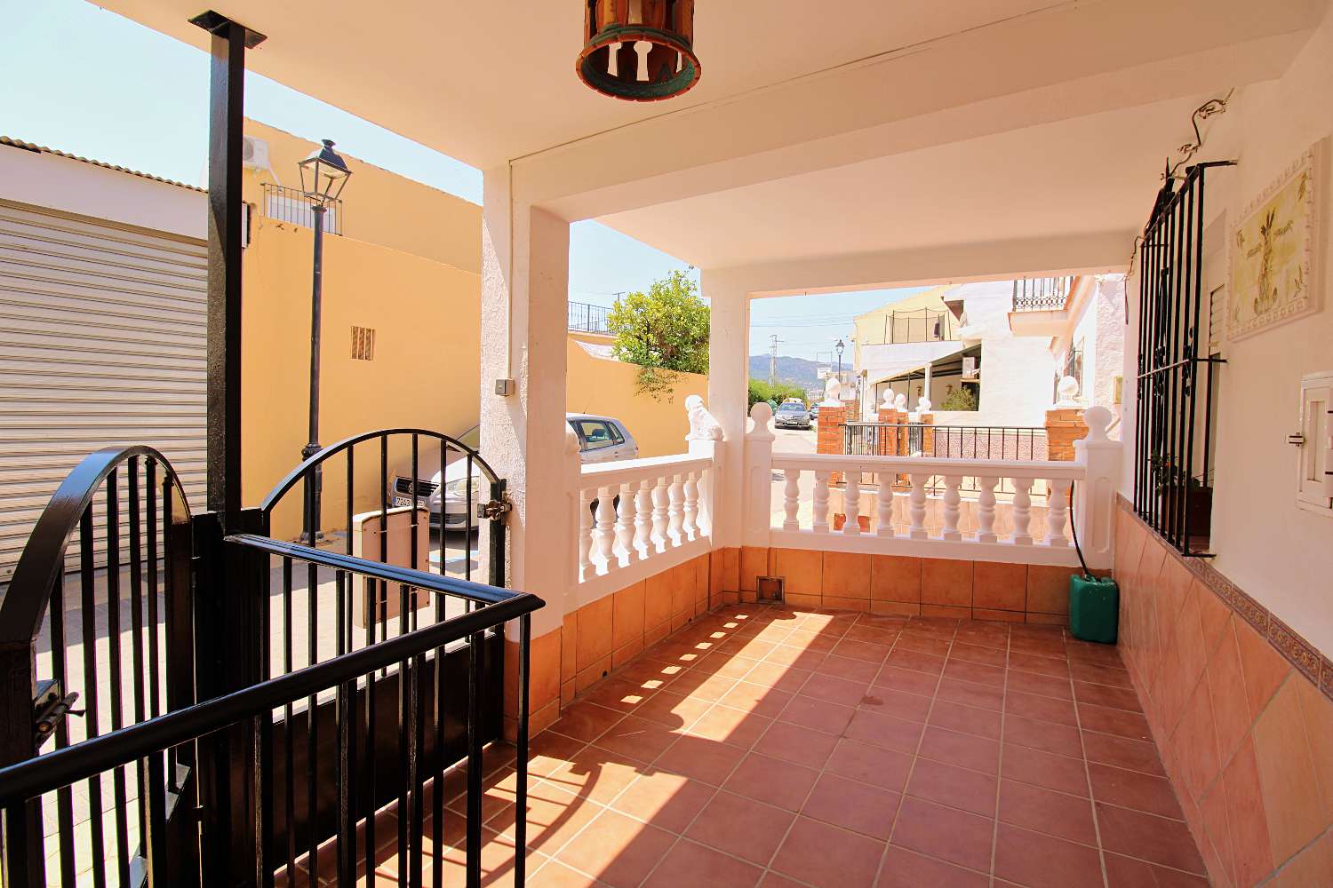 Amplio Apartamento en Planta Baja con Gran Patio en la Barriada El Peñón, Alhaurín de la Torre