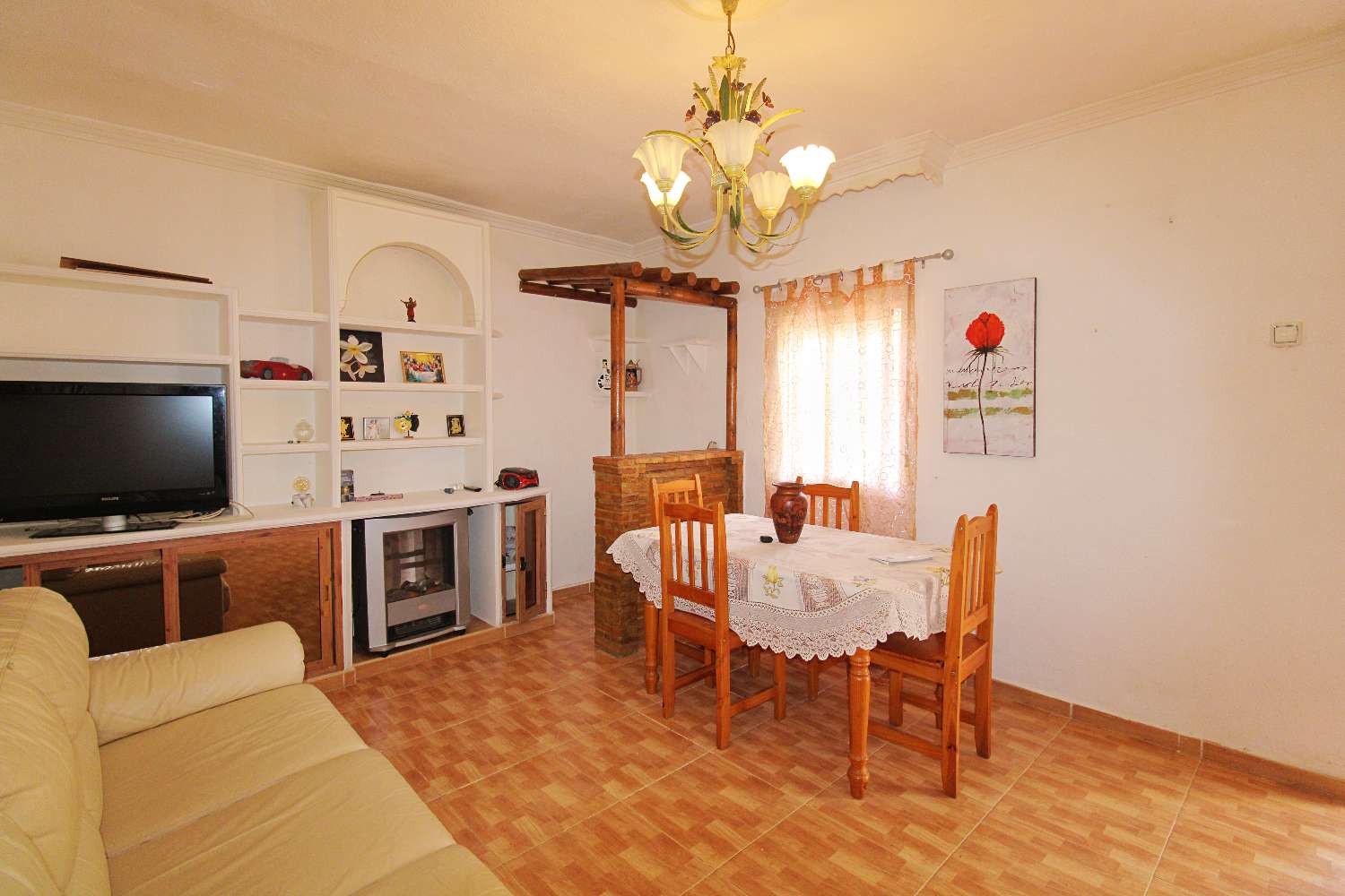 Amplio Apartamento en Planta Baja con Gran Patio en la Barriada El Peñón, Alhaurín de la Torre