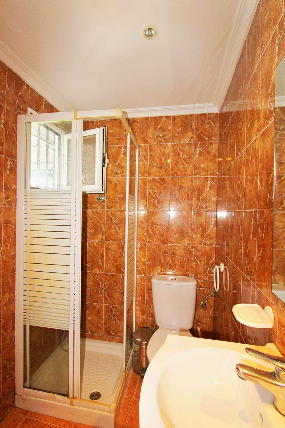 Amplio Apartamento en Planta Baja con Gran Patio en la Barriada El Peñón, Alhaurín de la Torre